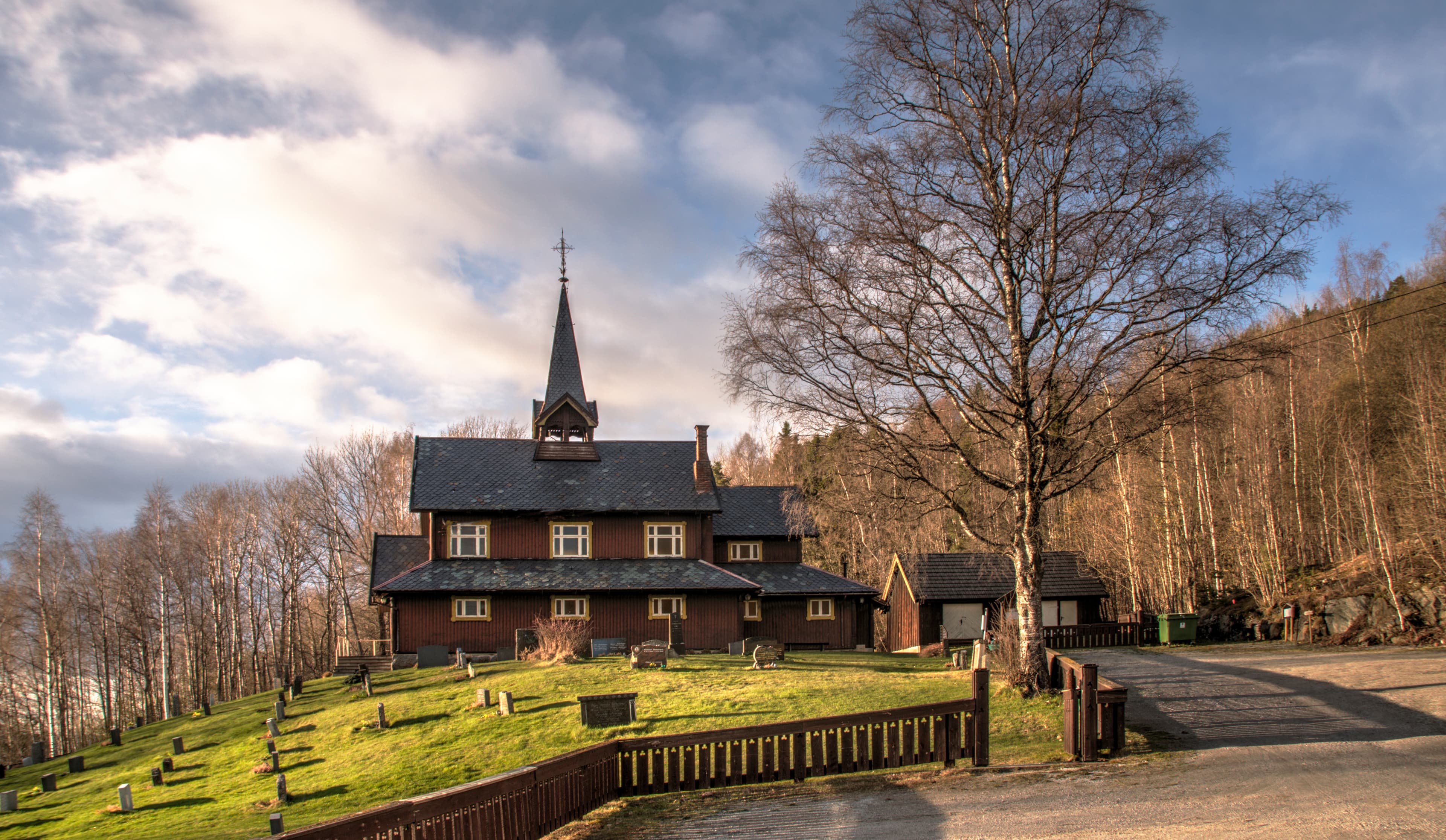 Strandlykkja Church