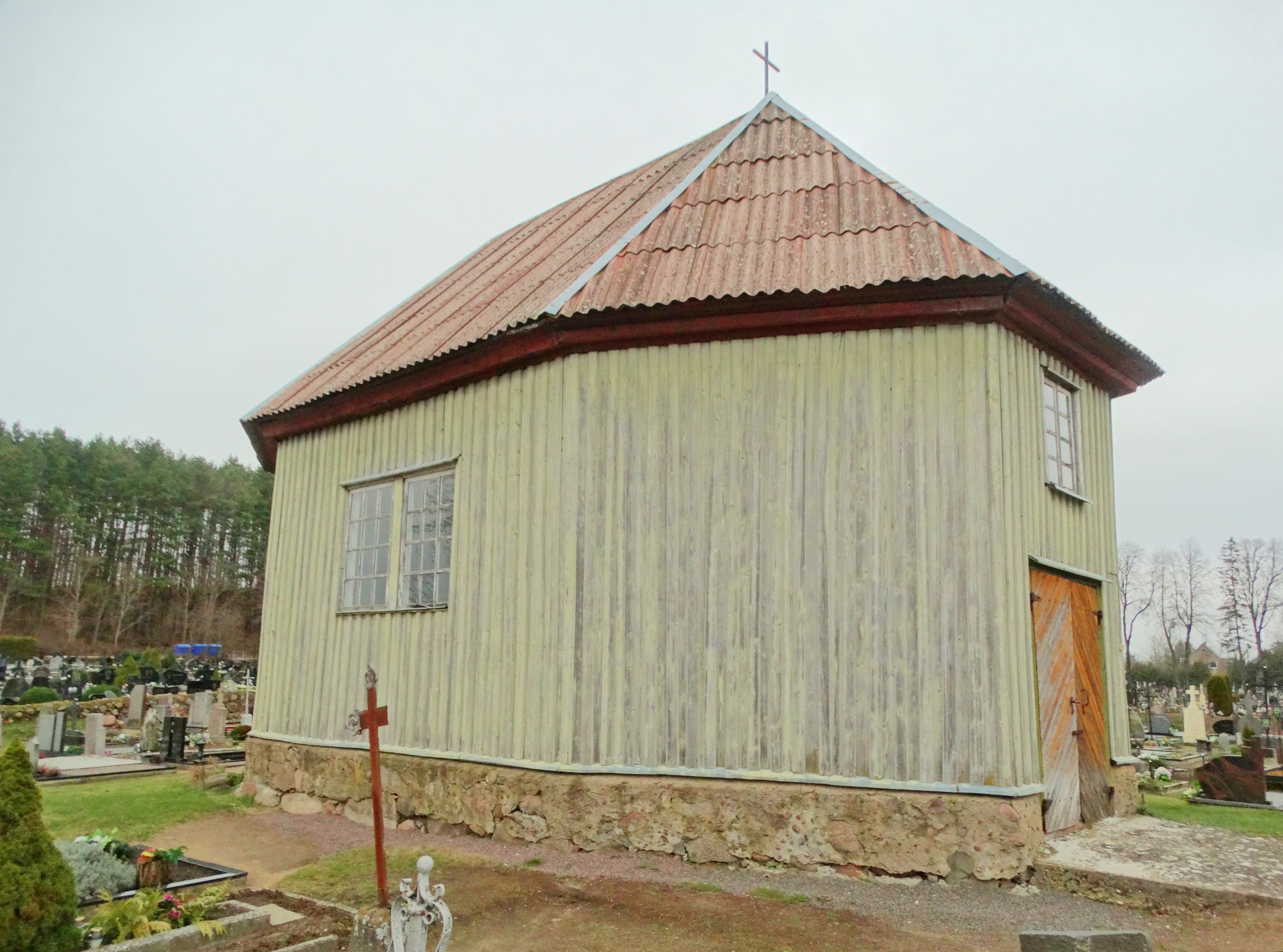 Kartena cemetery chapel