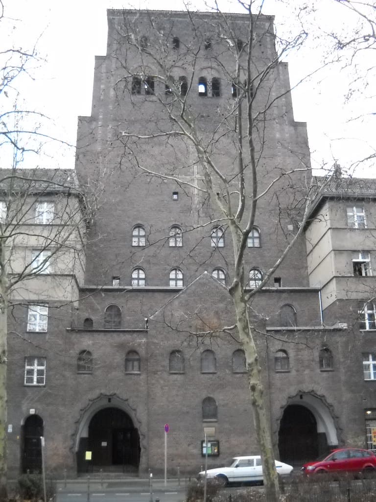 Kirche Heilige Familie