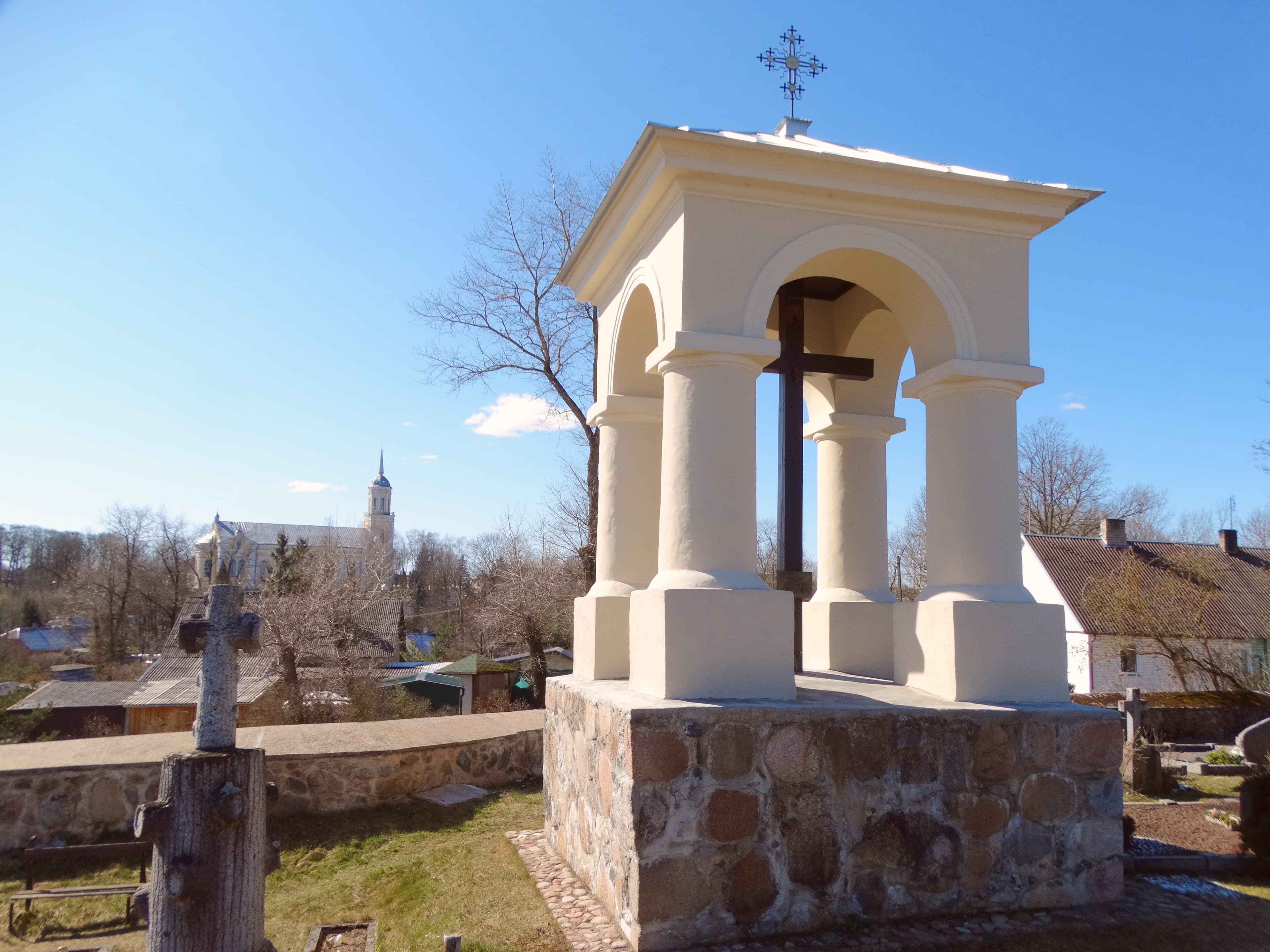 Kavarskas cemetery chapel