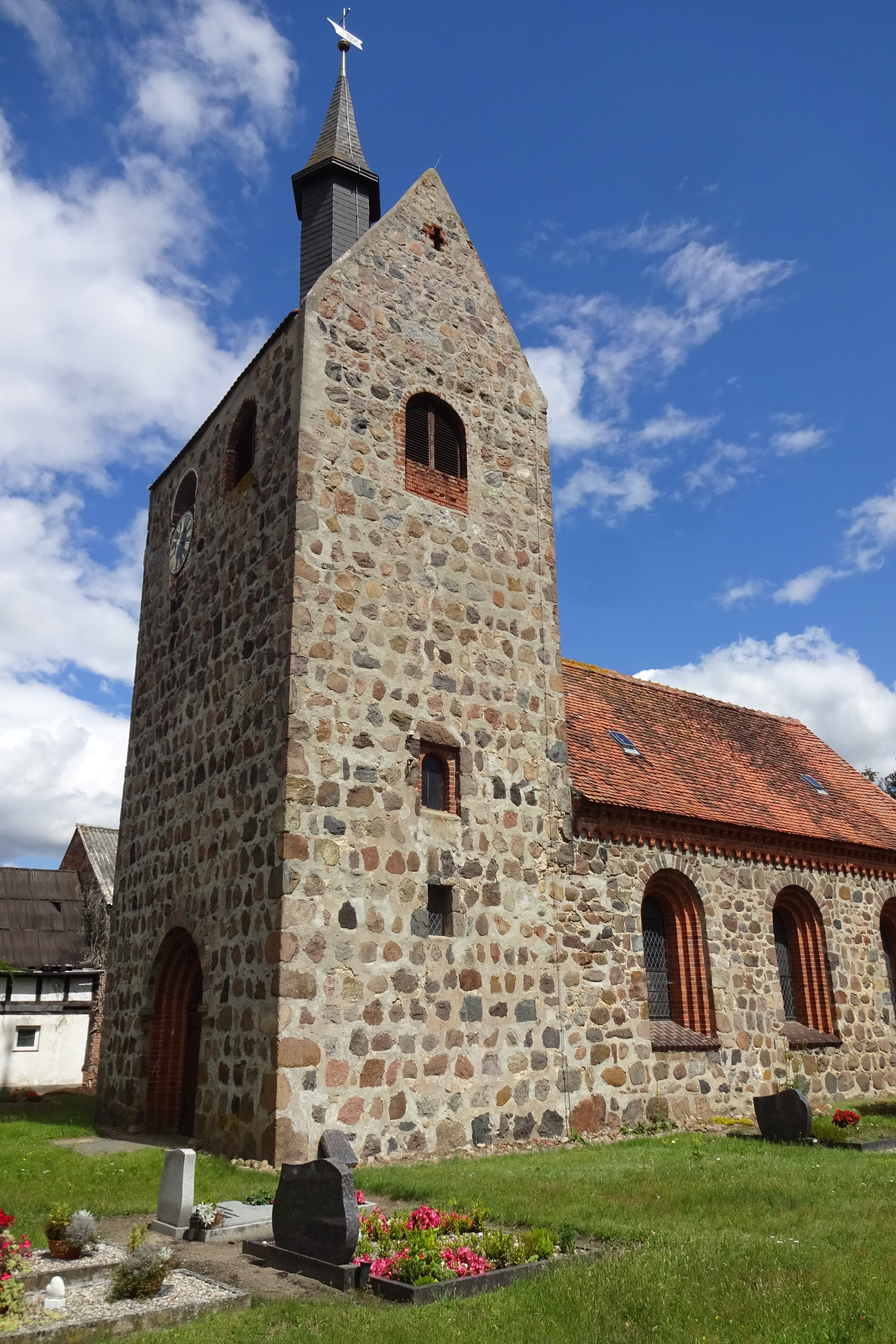 Dorfkirche Höwisch