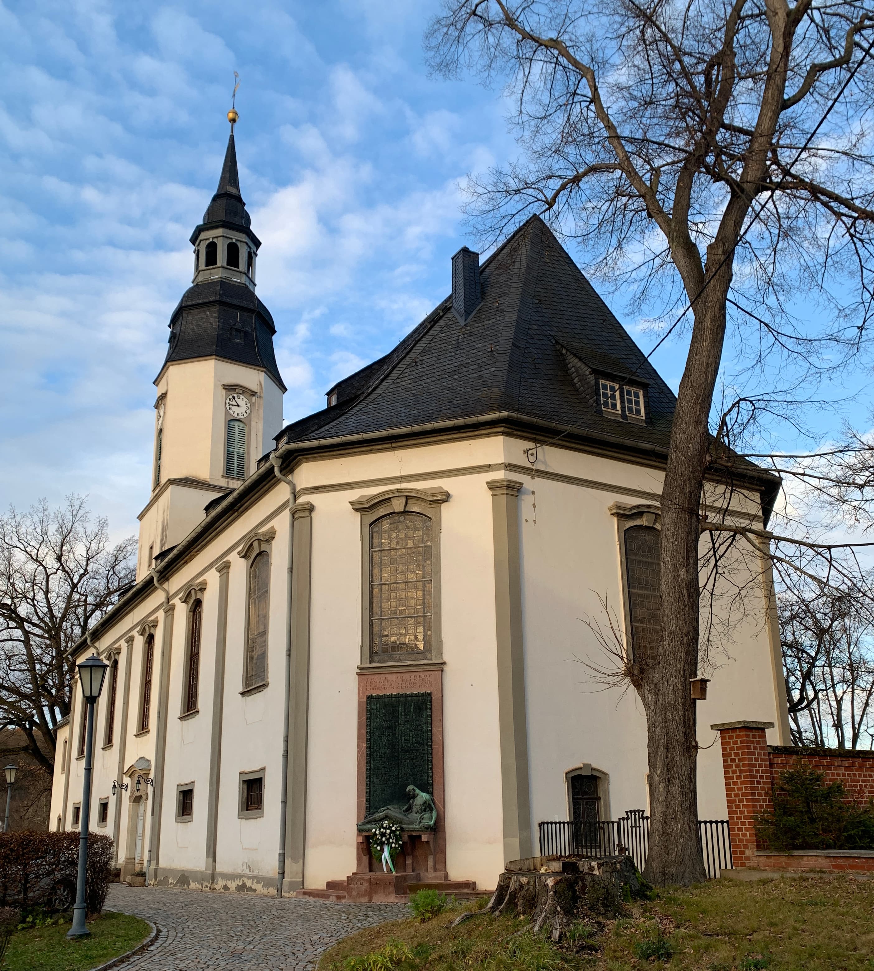 Kirche und Denkmal Thurm