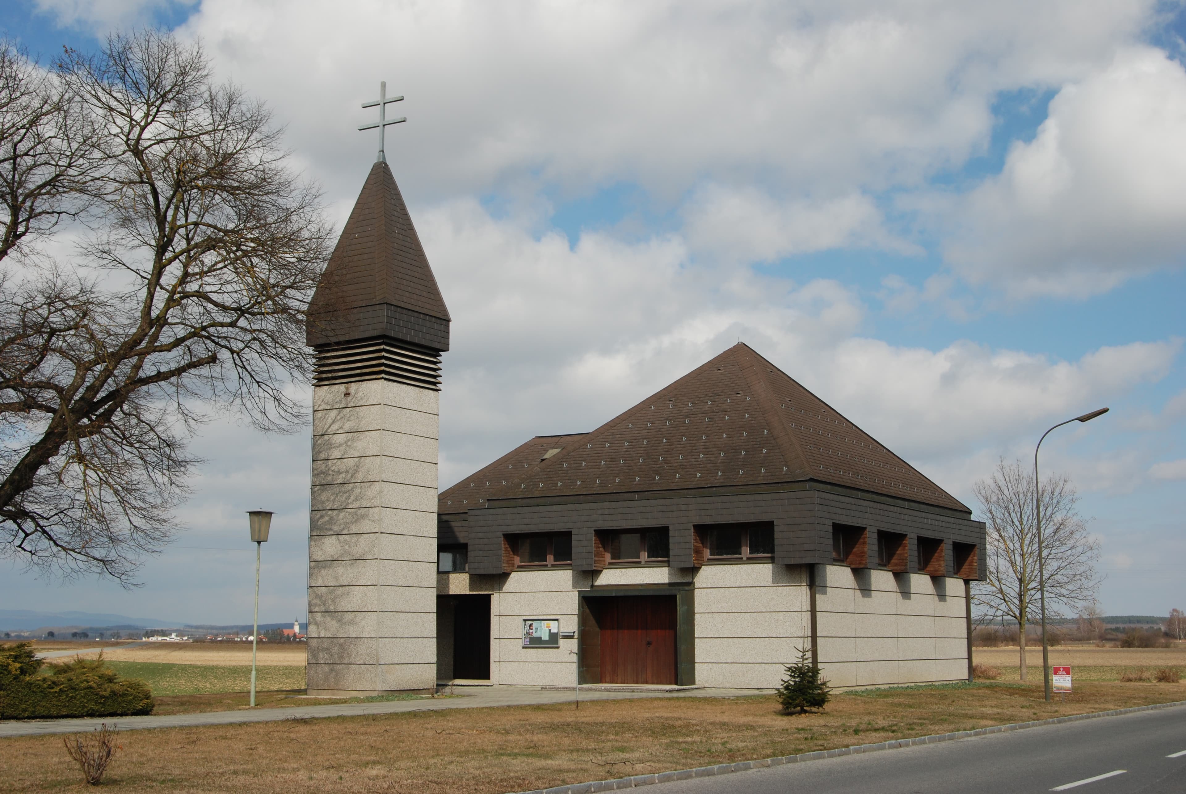 Filialkirche zum hl. Stephan, Höll