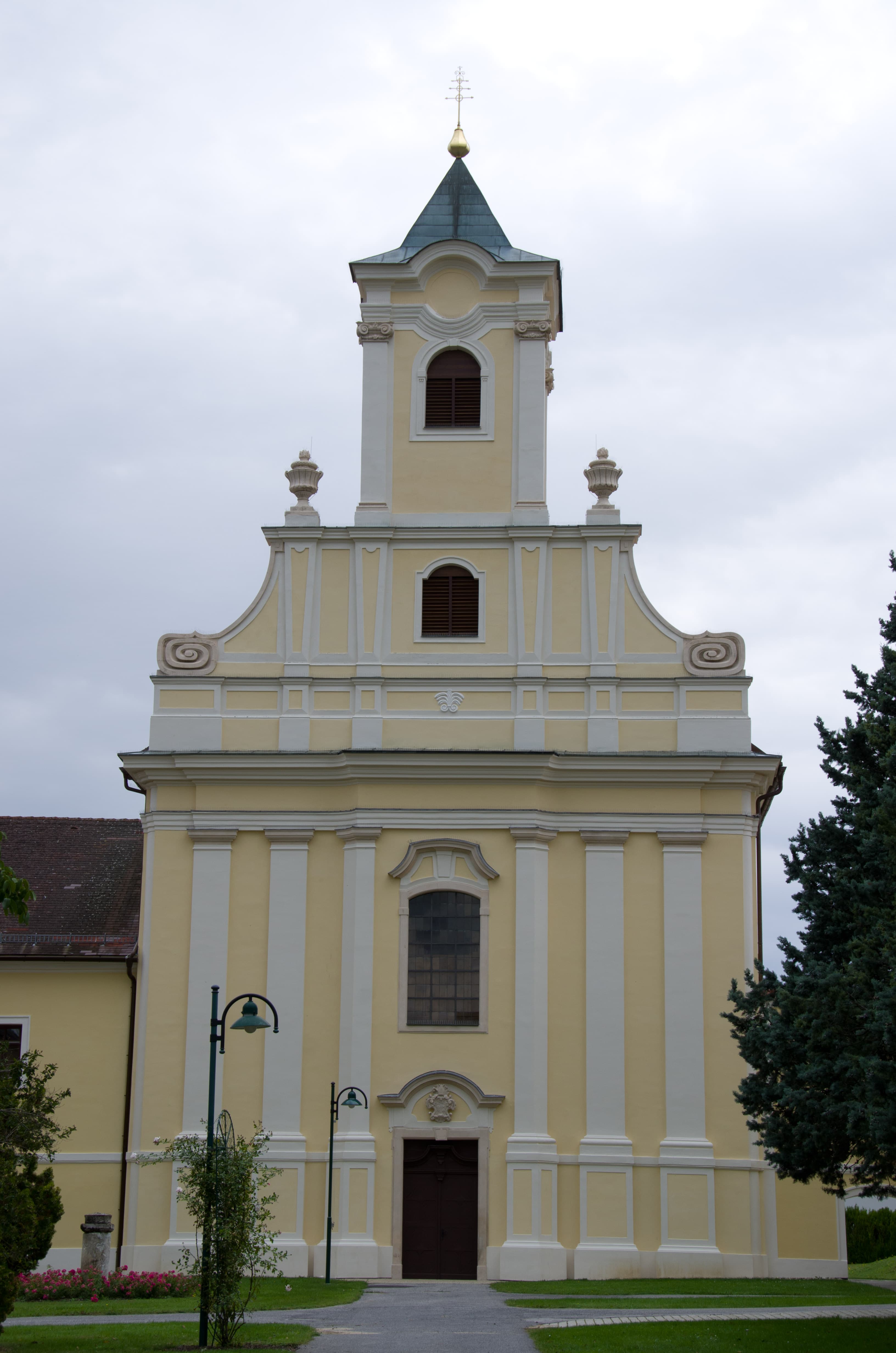 Pfarrkirche hl. Georg und Mariae Himmelfahrt, Klostermarienberg