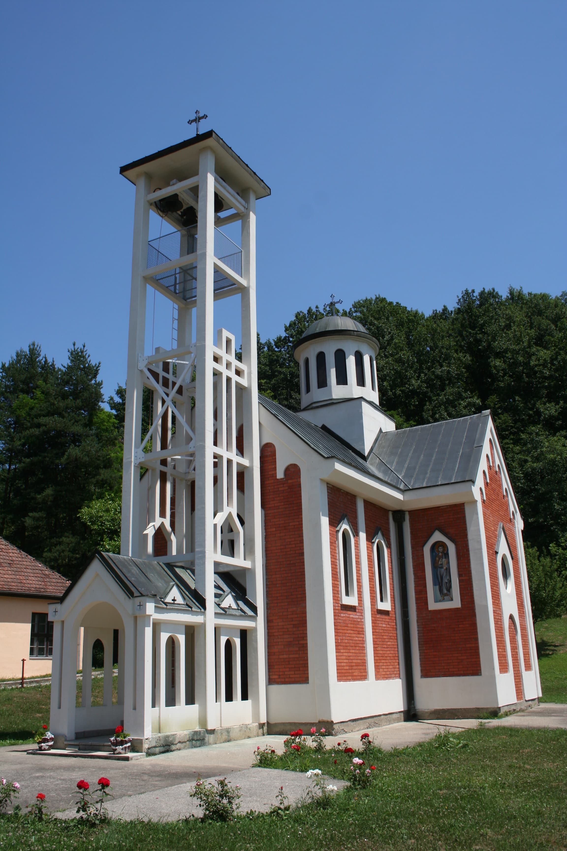 Crkva Sv. Petke (Koštunići)