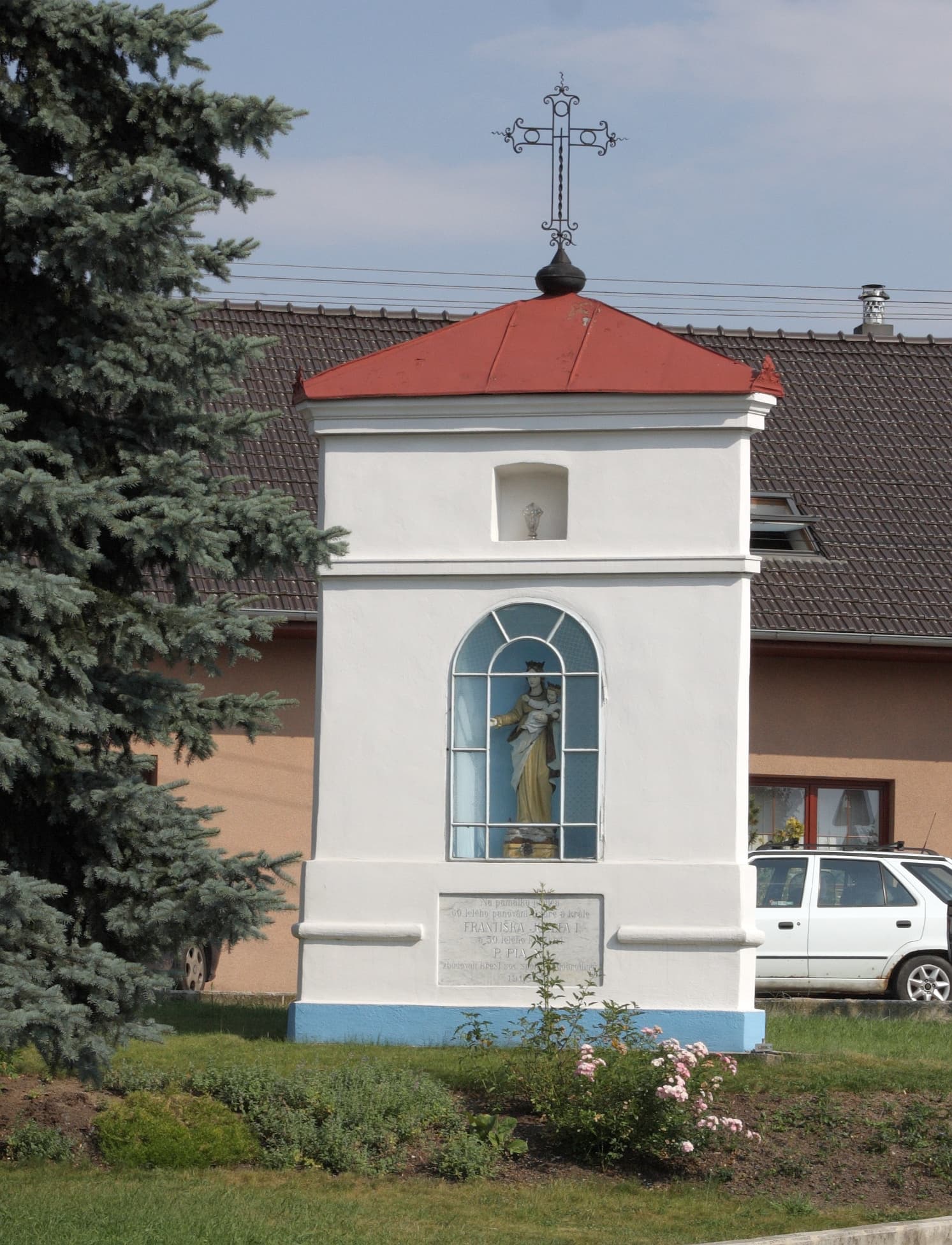 Výklenková kaplička