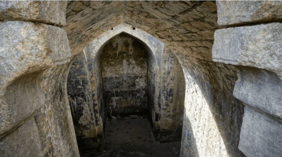 Crossed-dome temple of Derbent