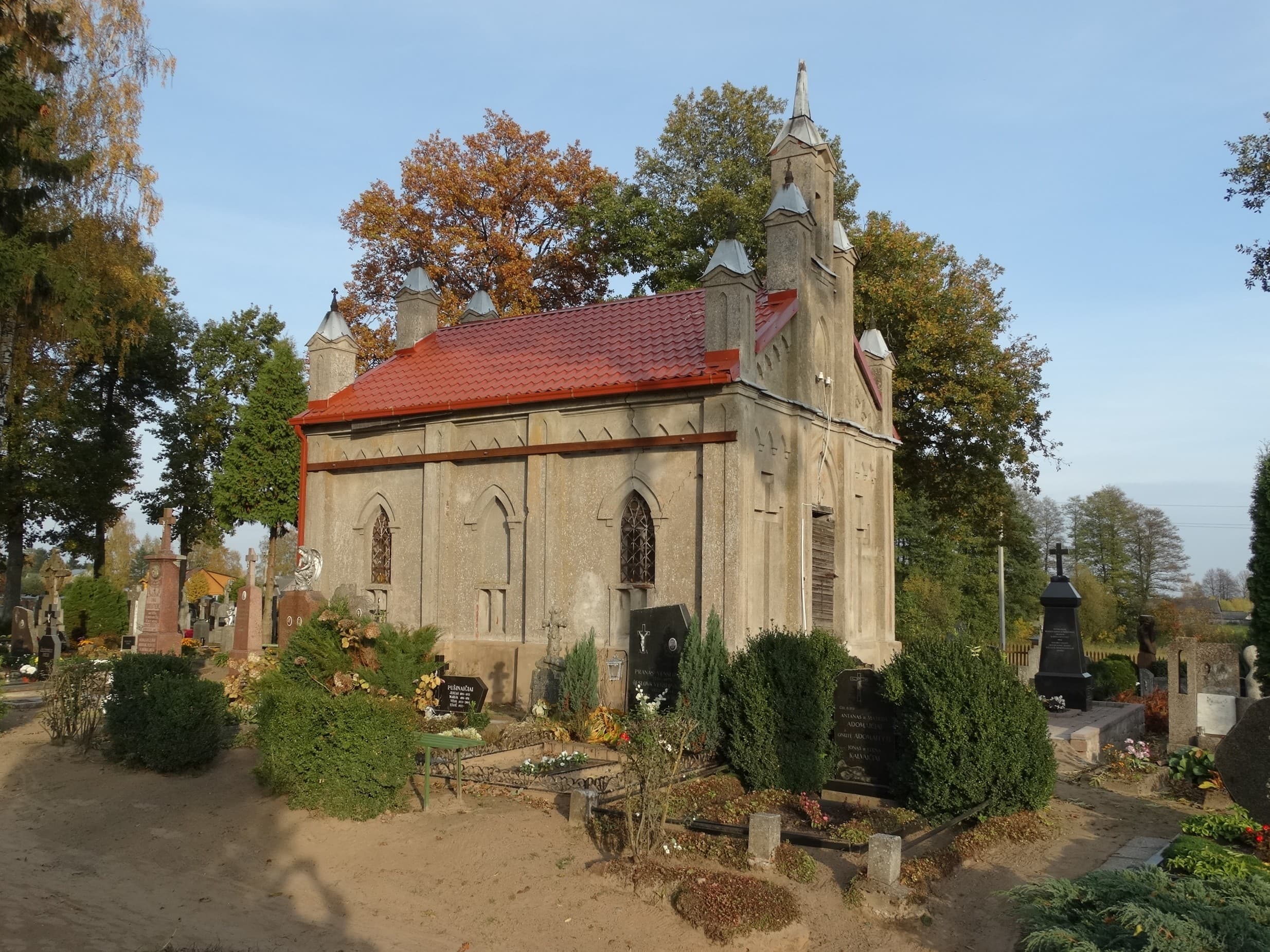 Kudirkos Naumiestis cemetery chapel