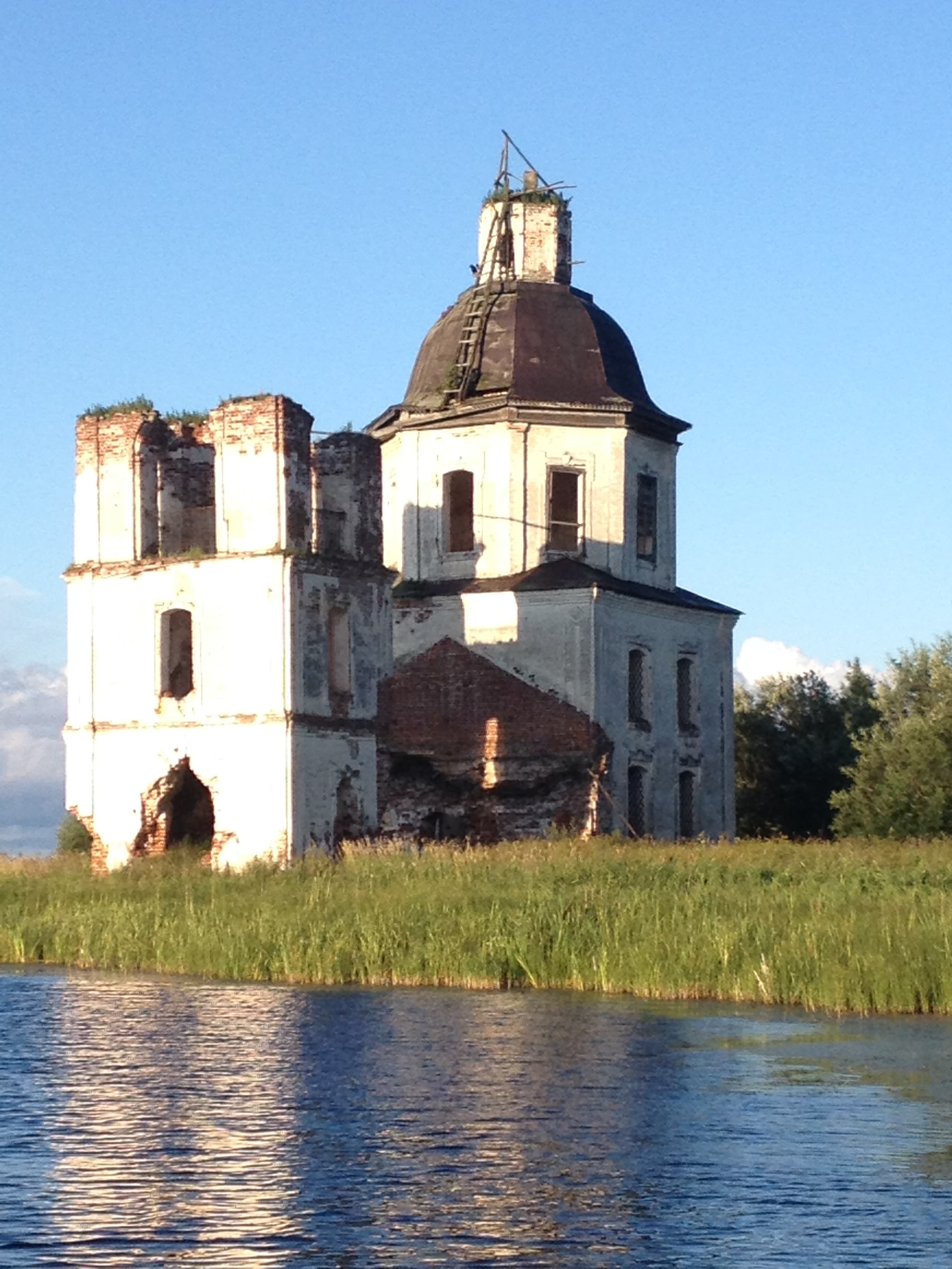 Kustovo Church