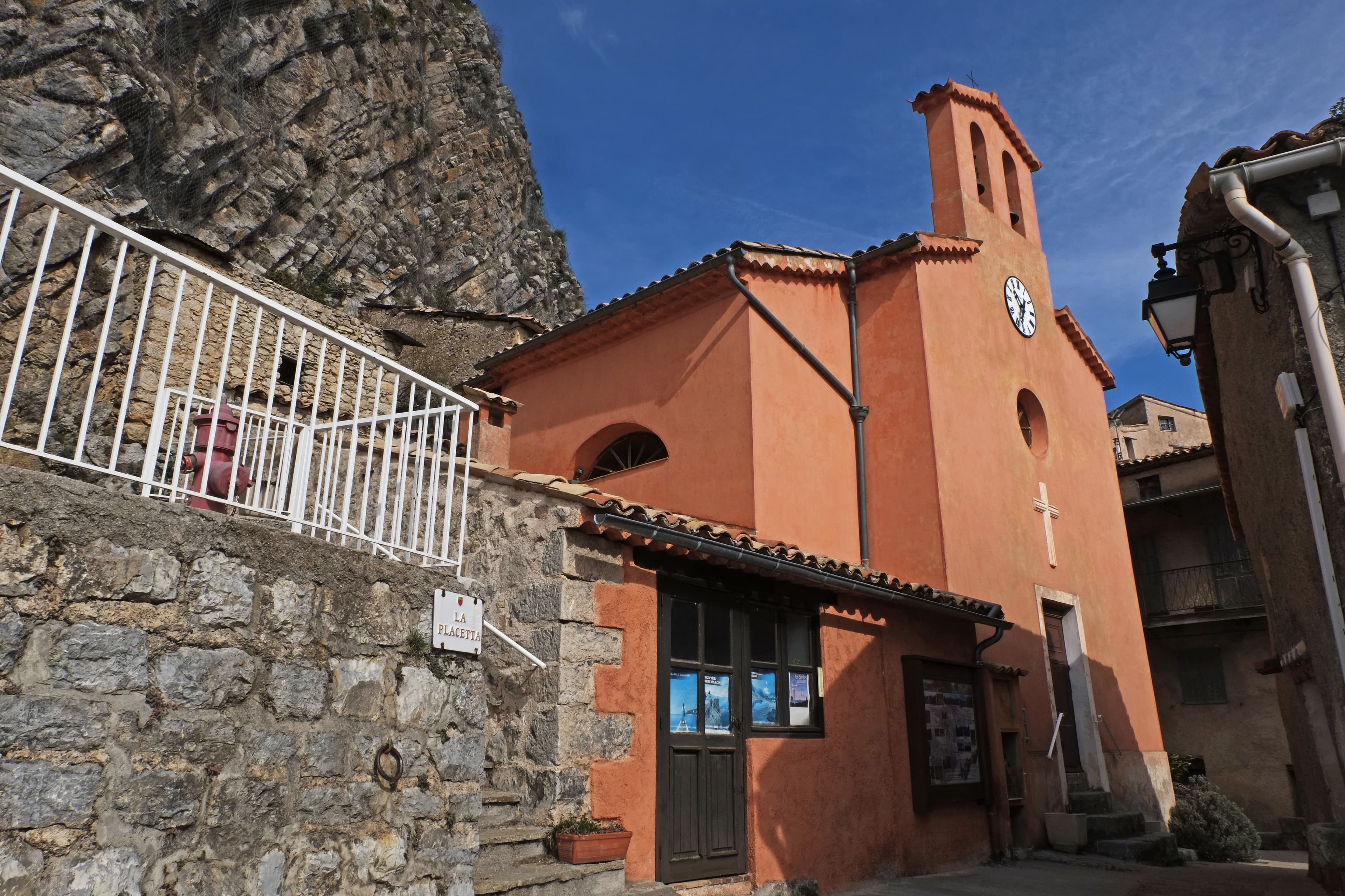 église Saint-Pierre d'Auvare
