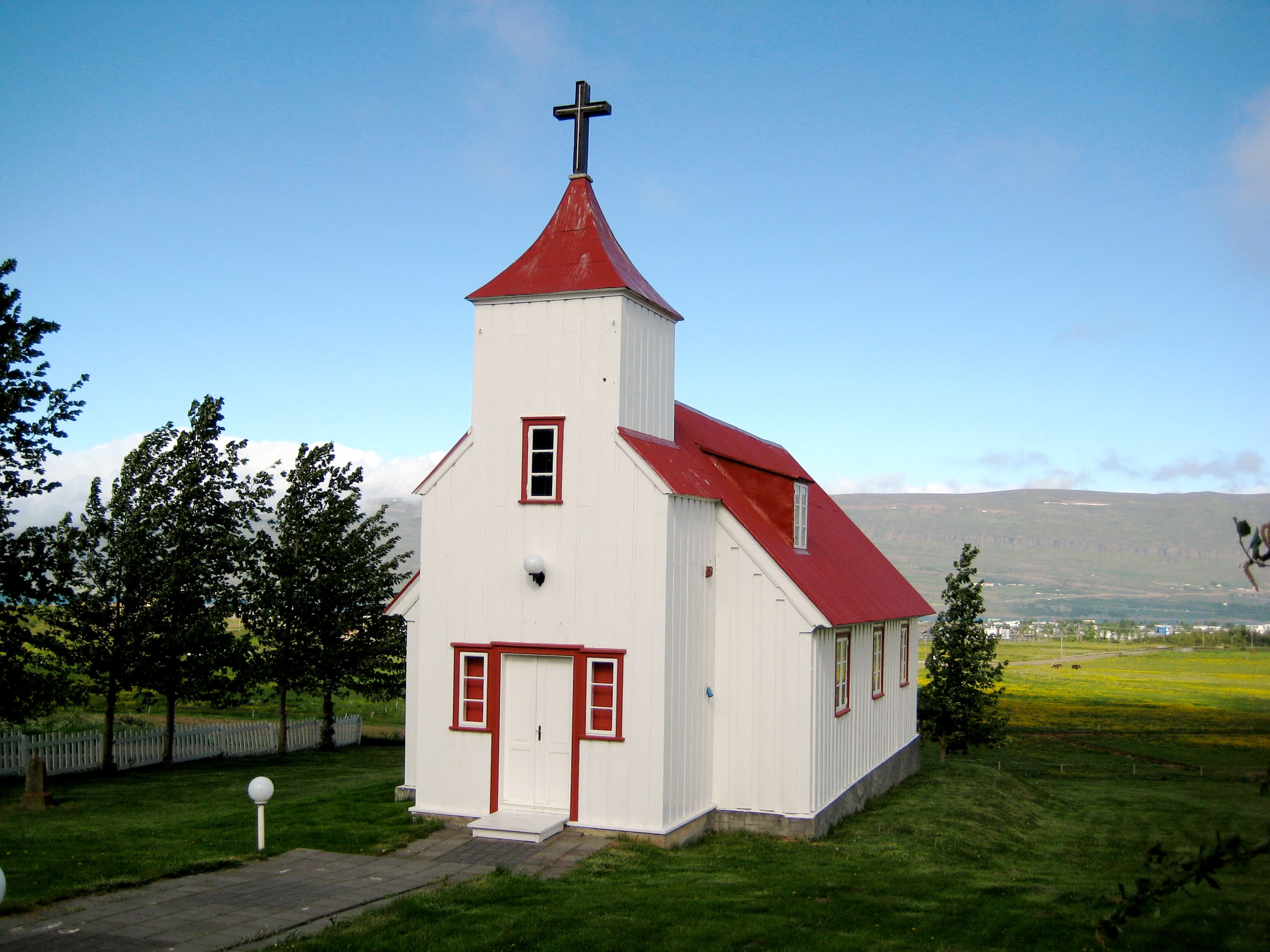 Lögmannshlíðarkirkja