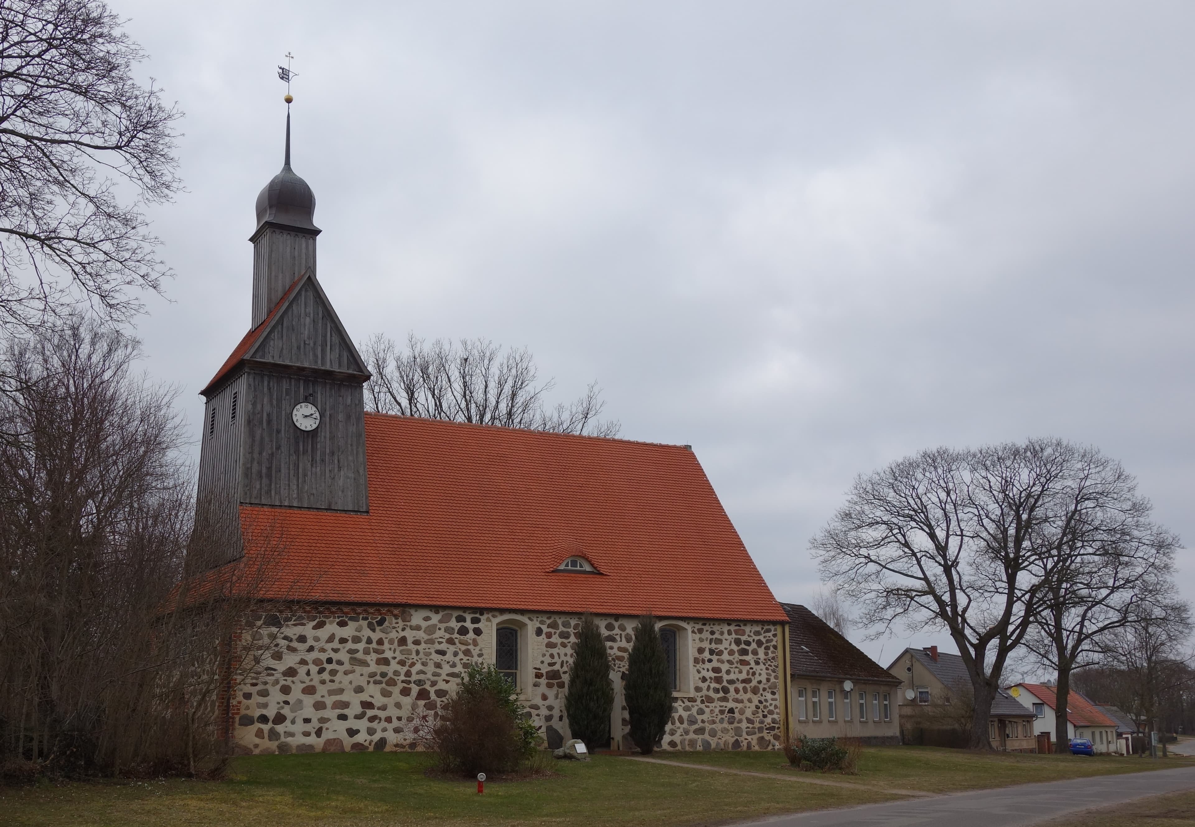 Village church Lögow