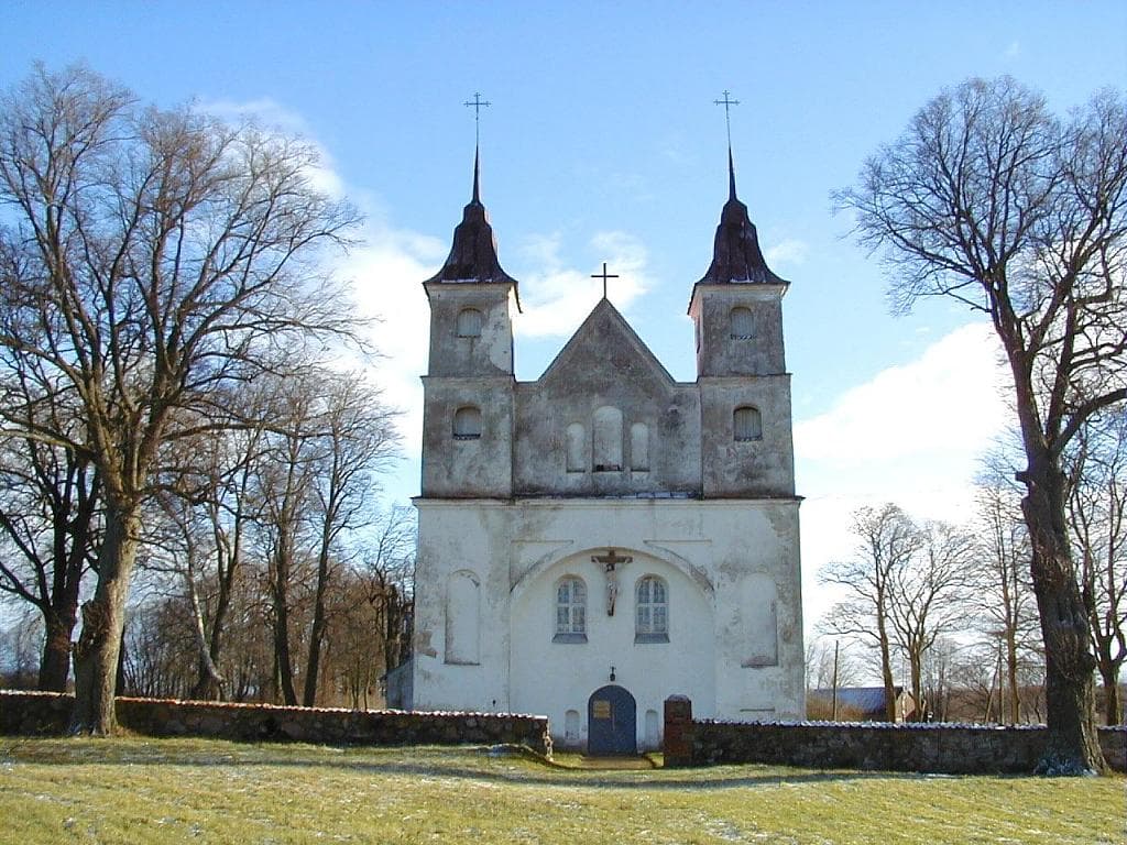 Holy Trinity church in Lēnas