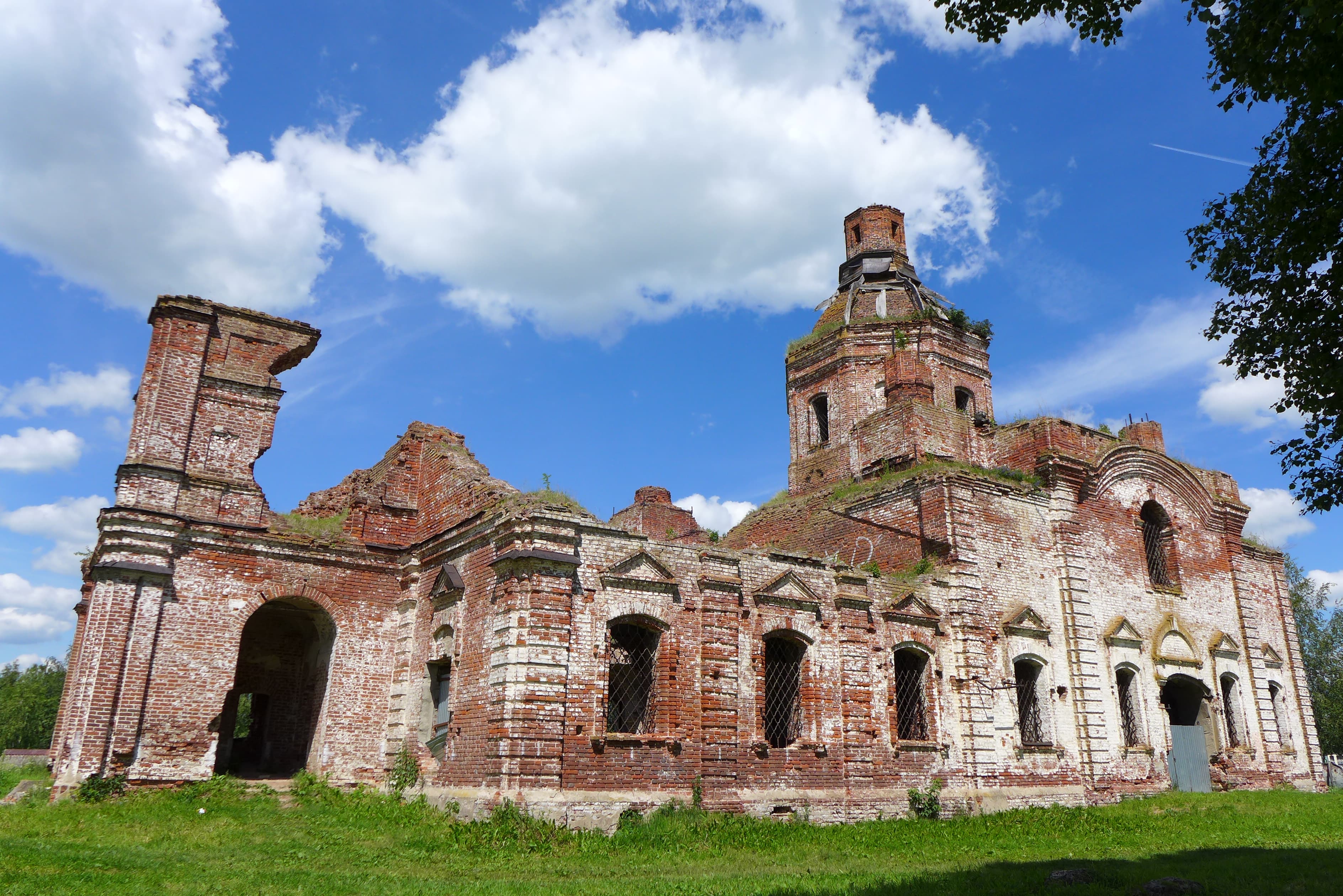 Church of the Dormition of the Theotokos, Vyatskoye