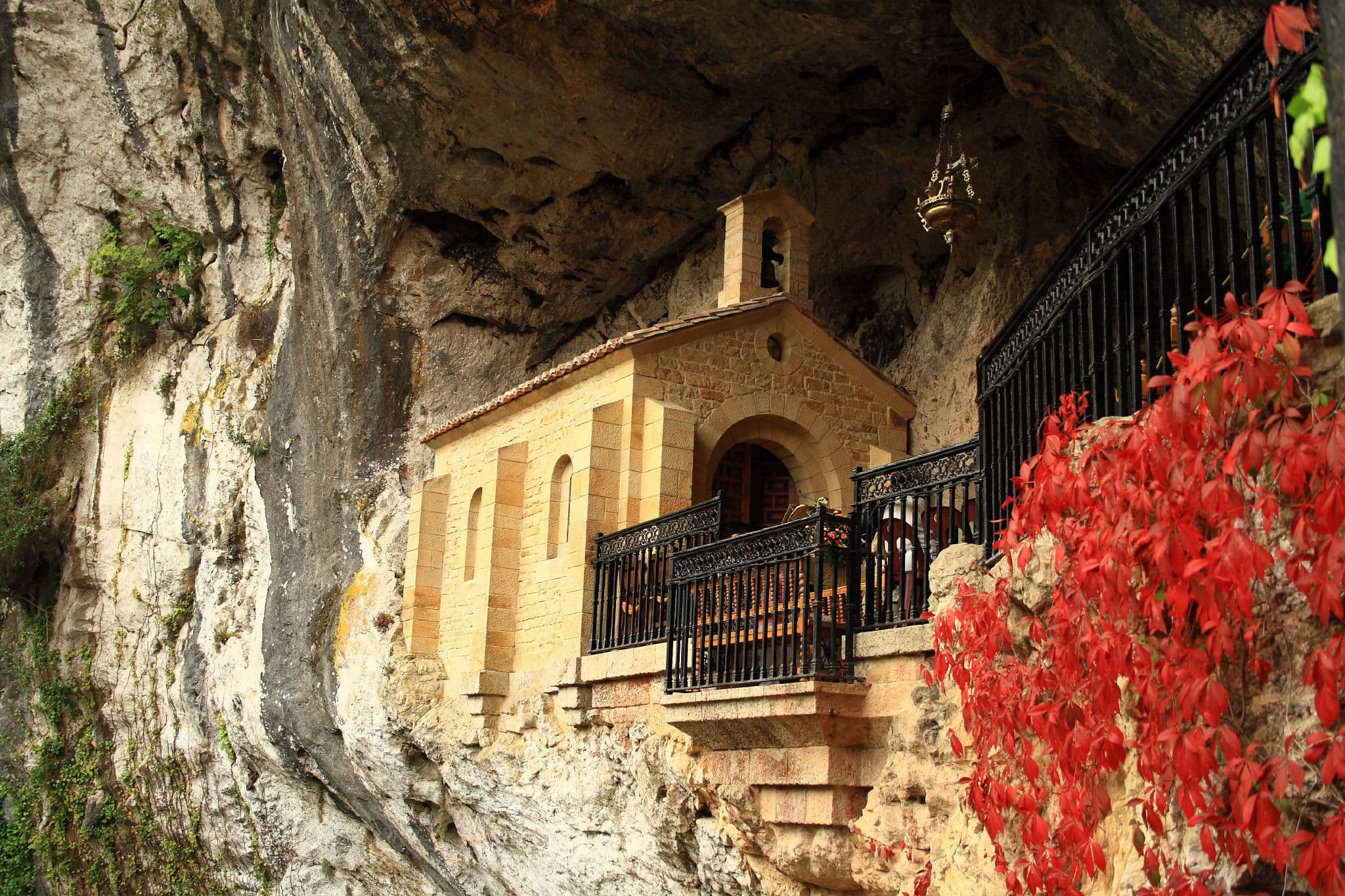 Santa Cueva de Covadonga