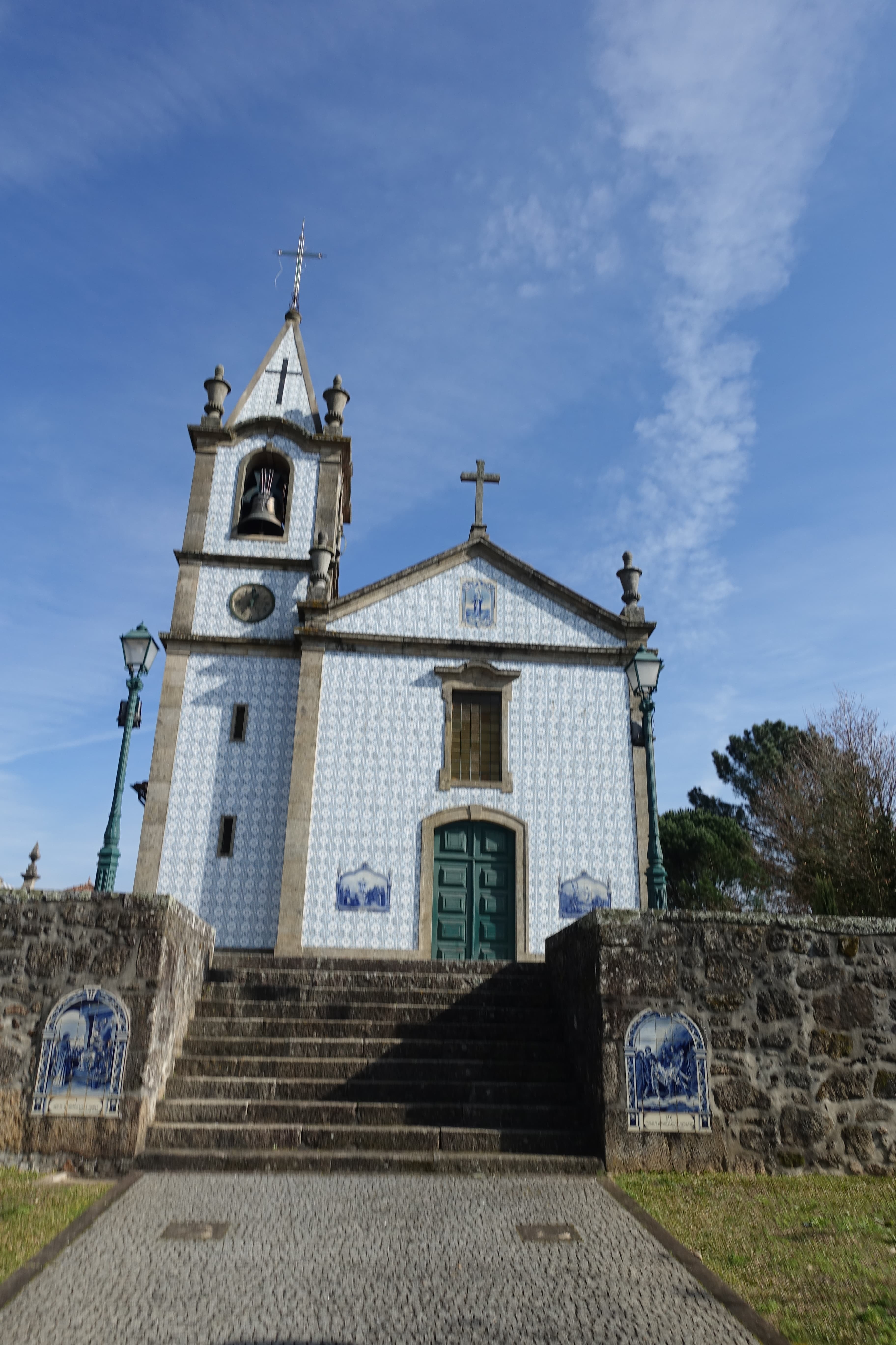 Igreja Paroquial de Lama