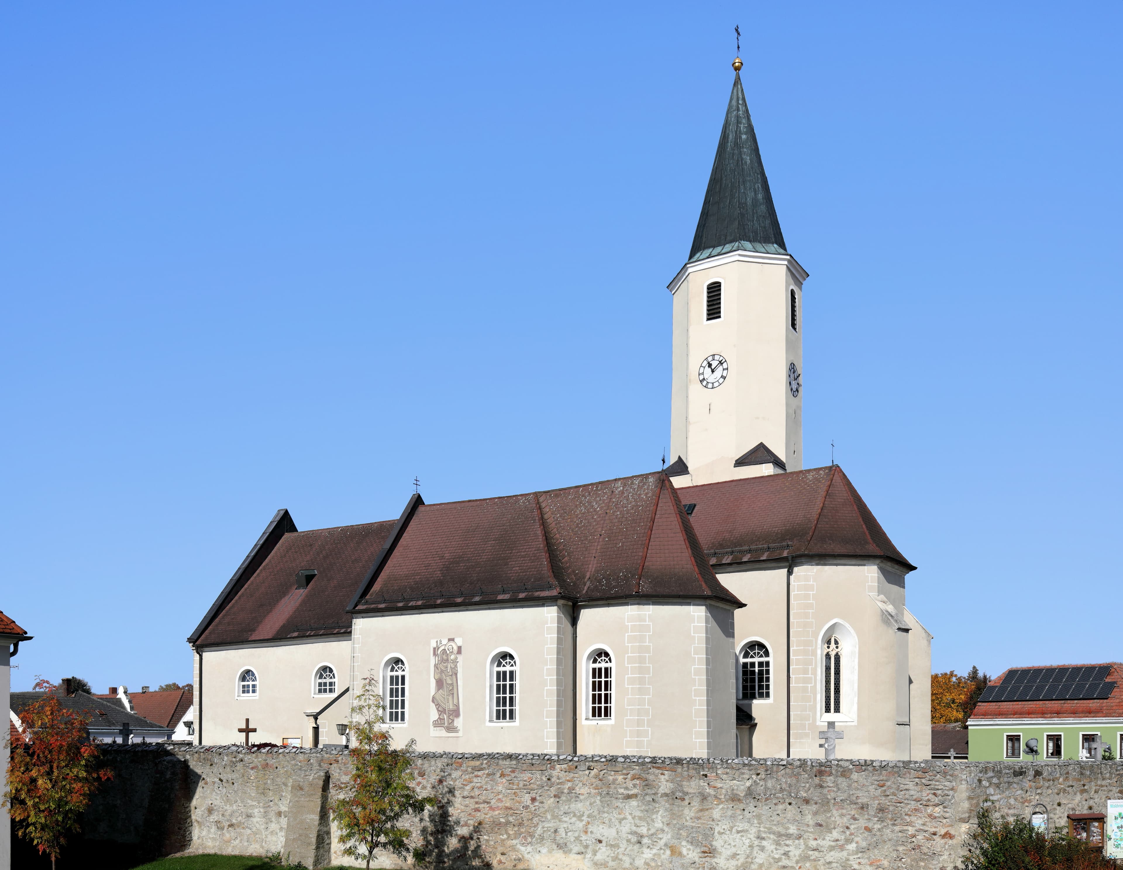 Pfarrkirche Mariae Himmelfahrt und Friedhof, Langau