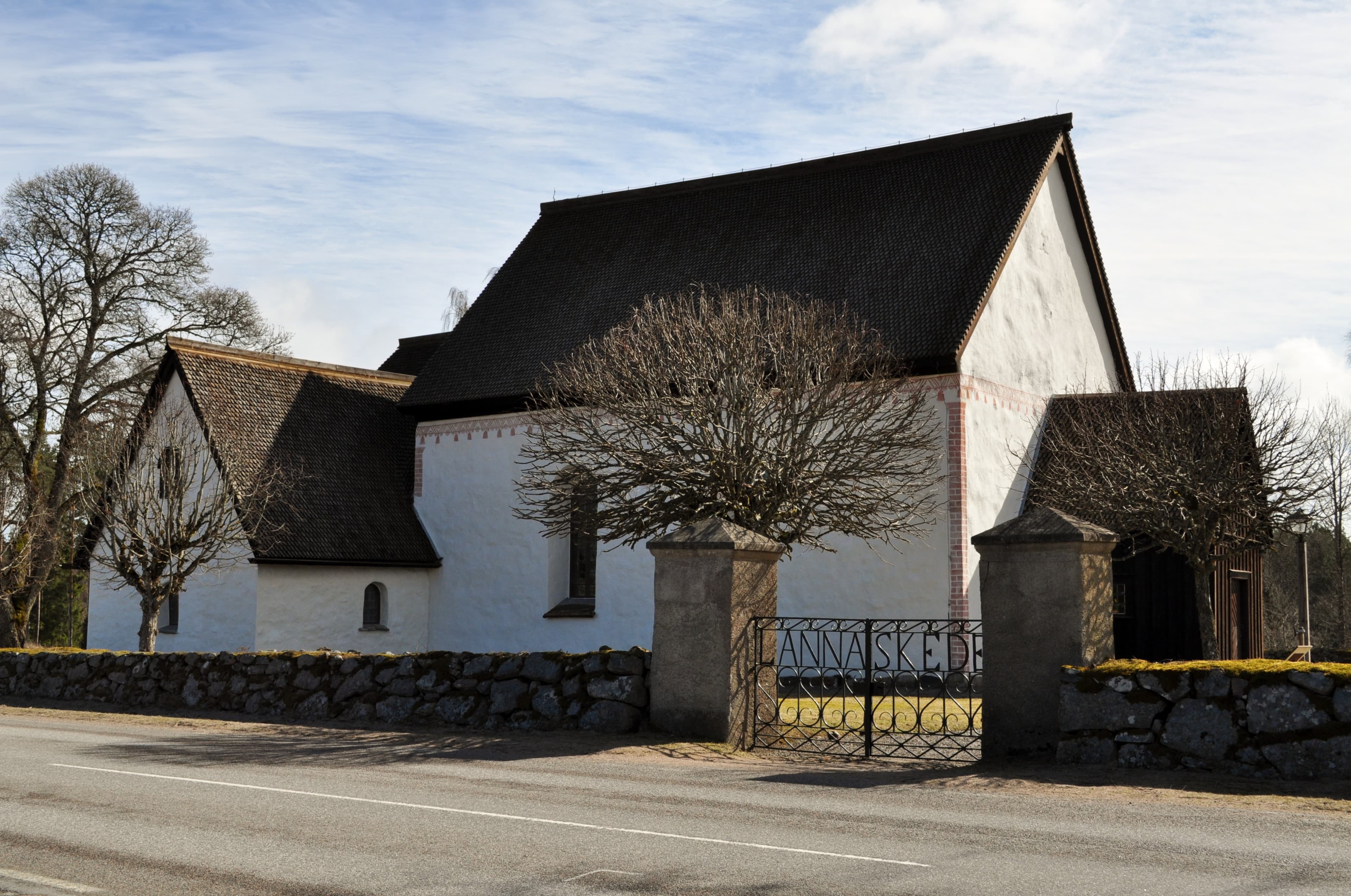 Lannaskede gamla kyrka