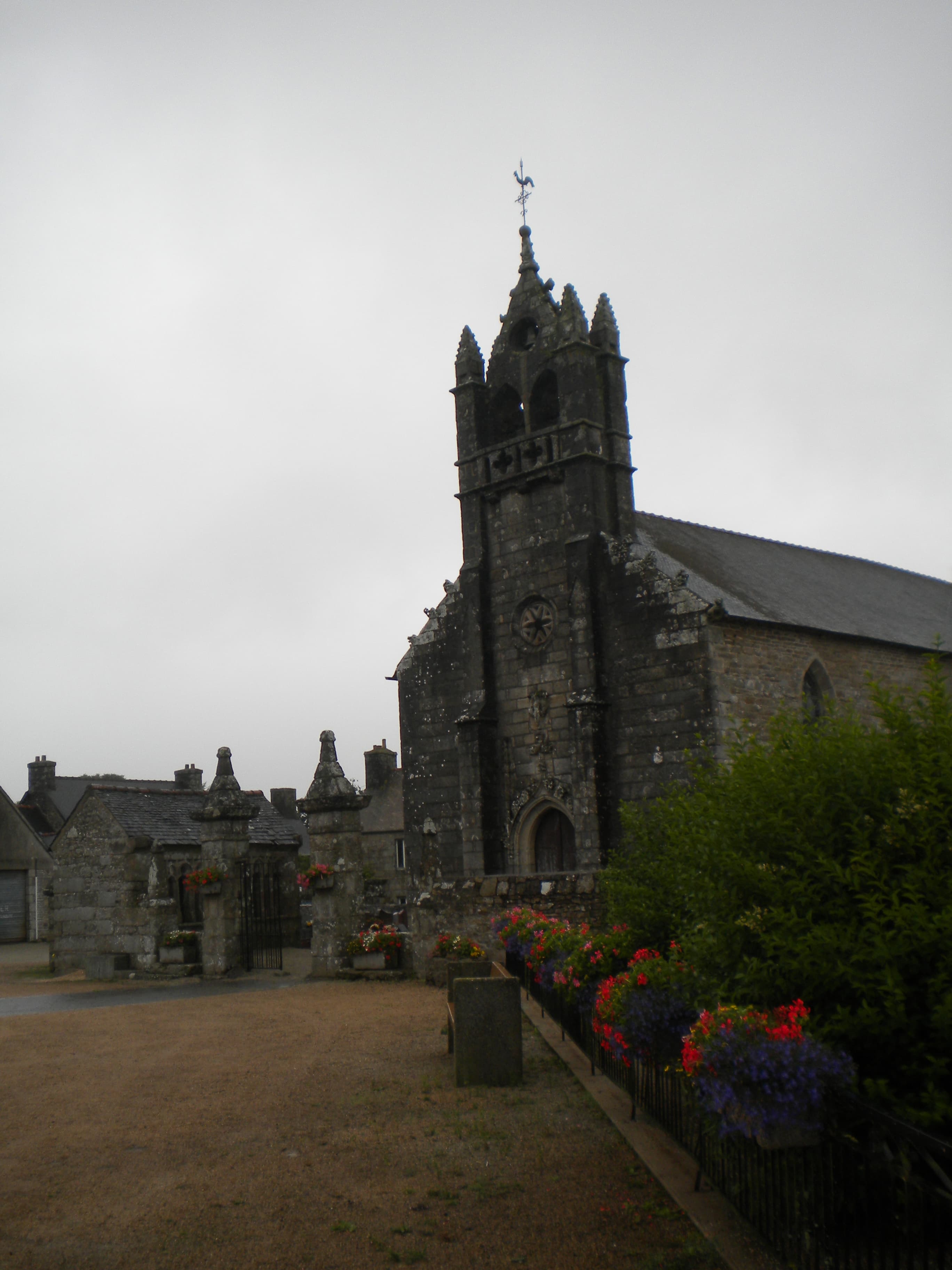Église Saint-Grégoire de Lanrivain