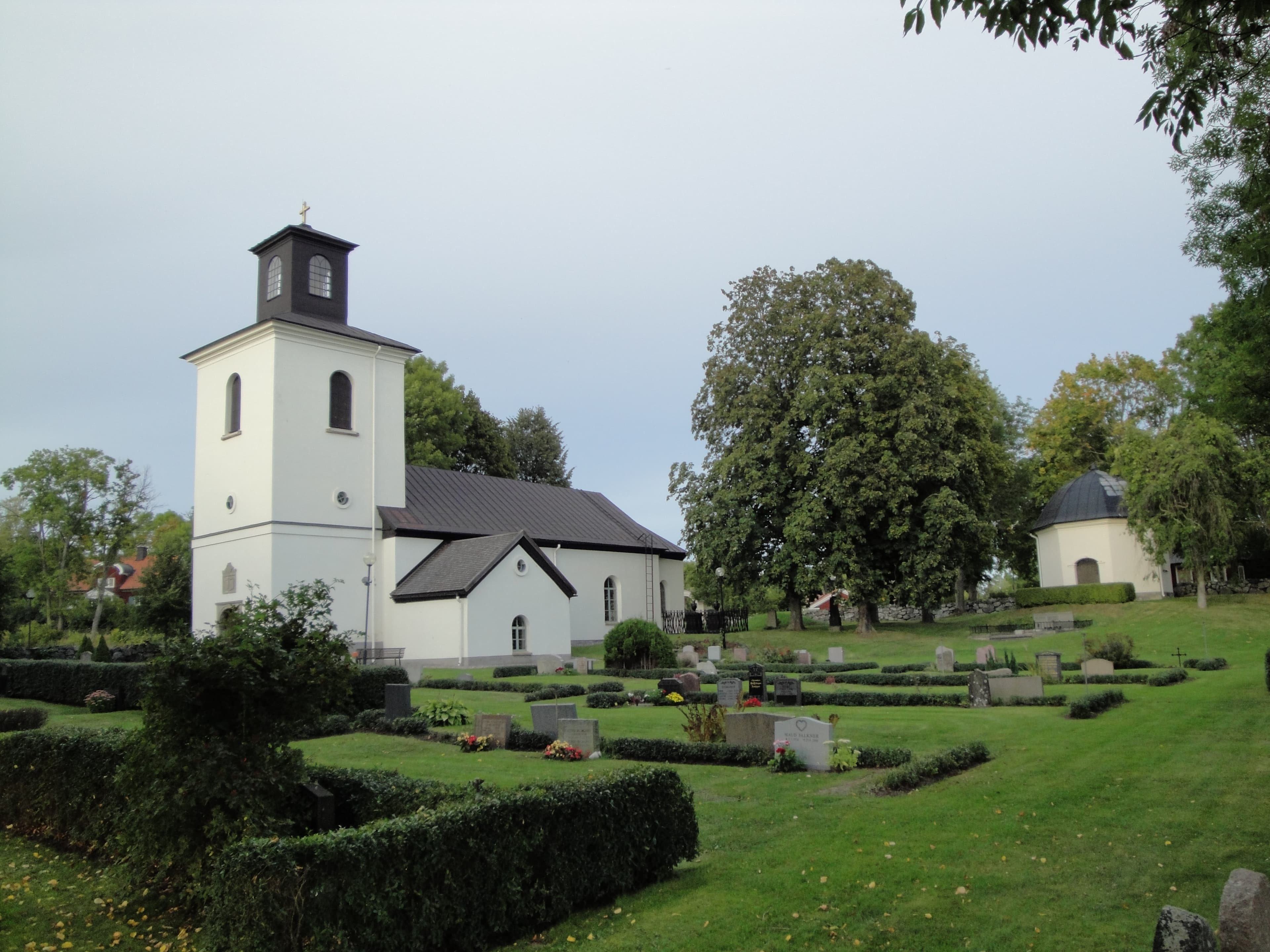Låssa Church