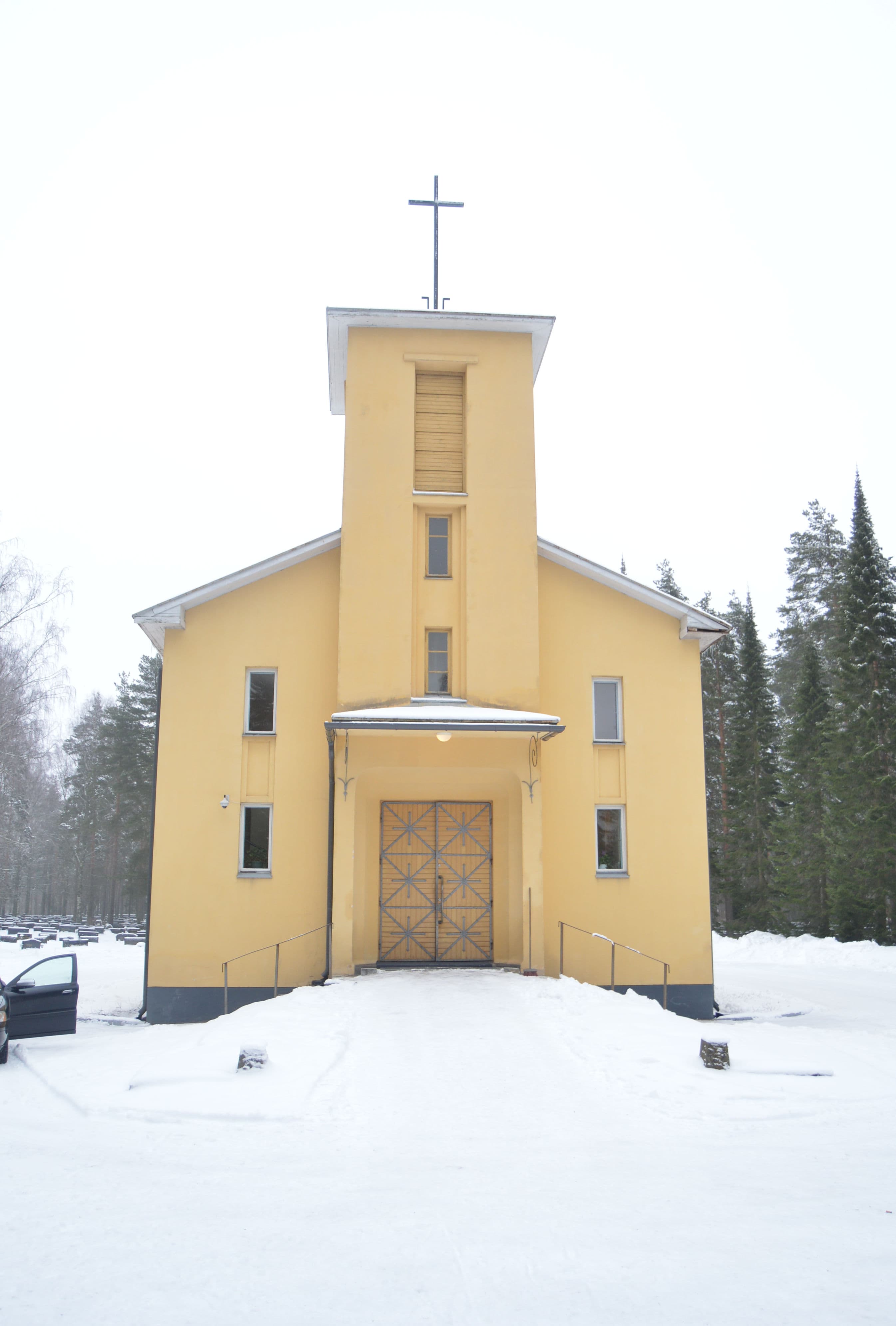 Lepola cemetery chapel