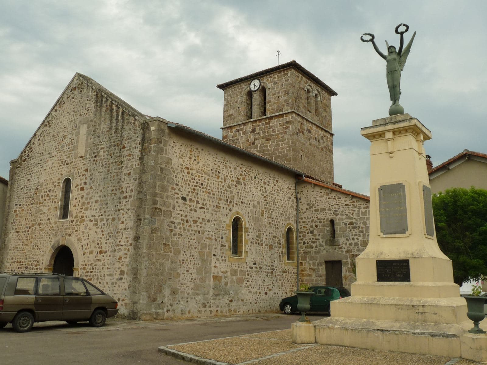 église Saint-Pierre de Lessac