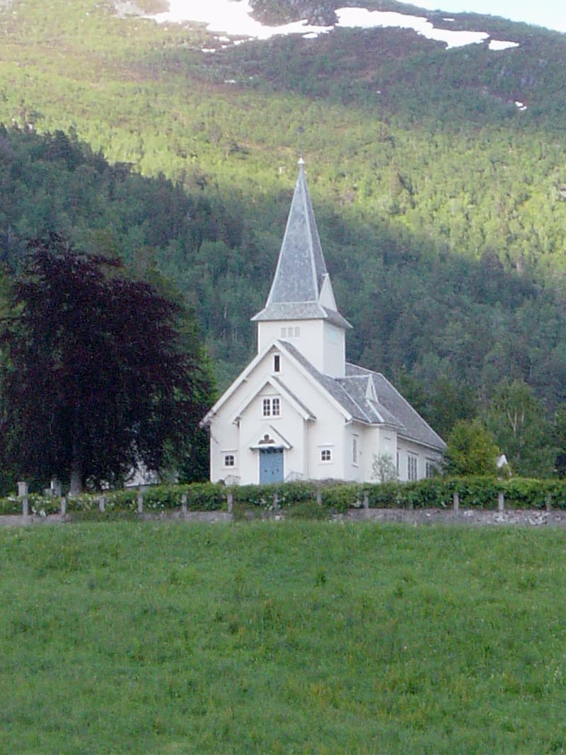 Liabygda church
