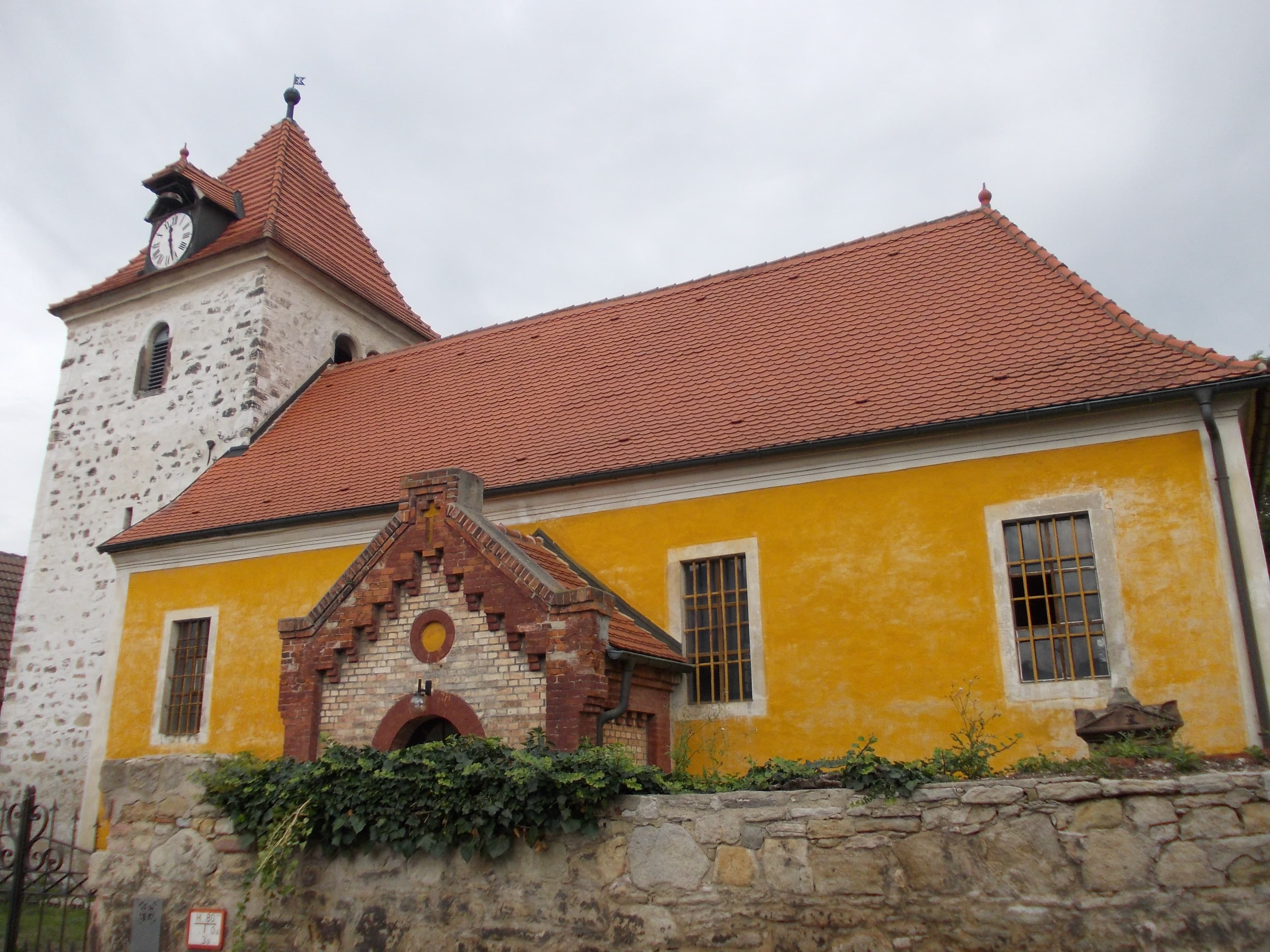 Village church Lieskau