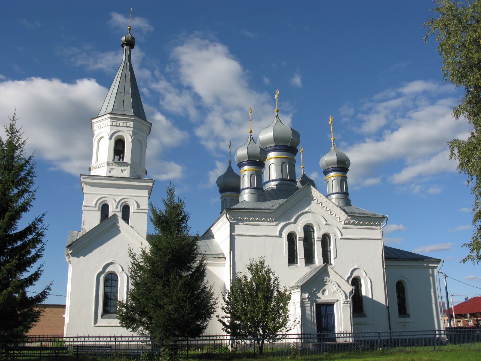 Holy Trinity church in Łahišyn