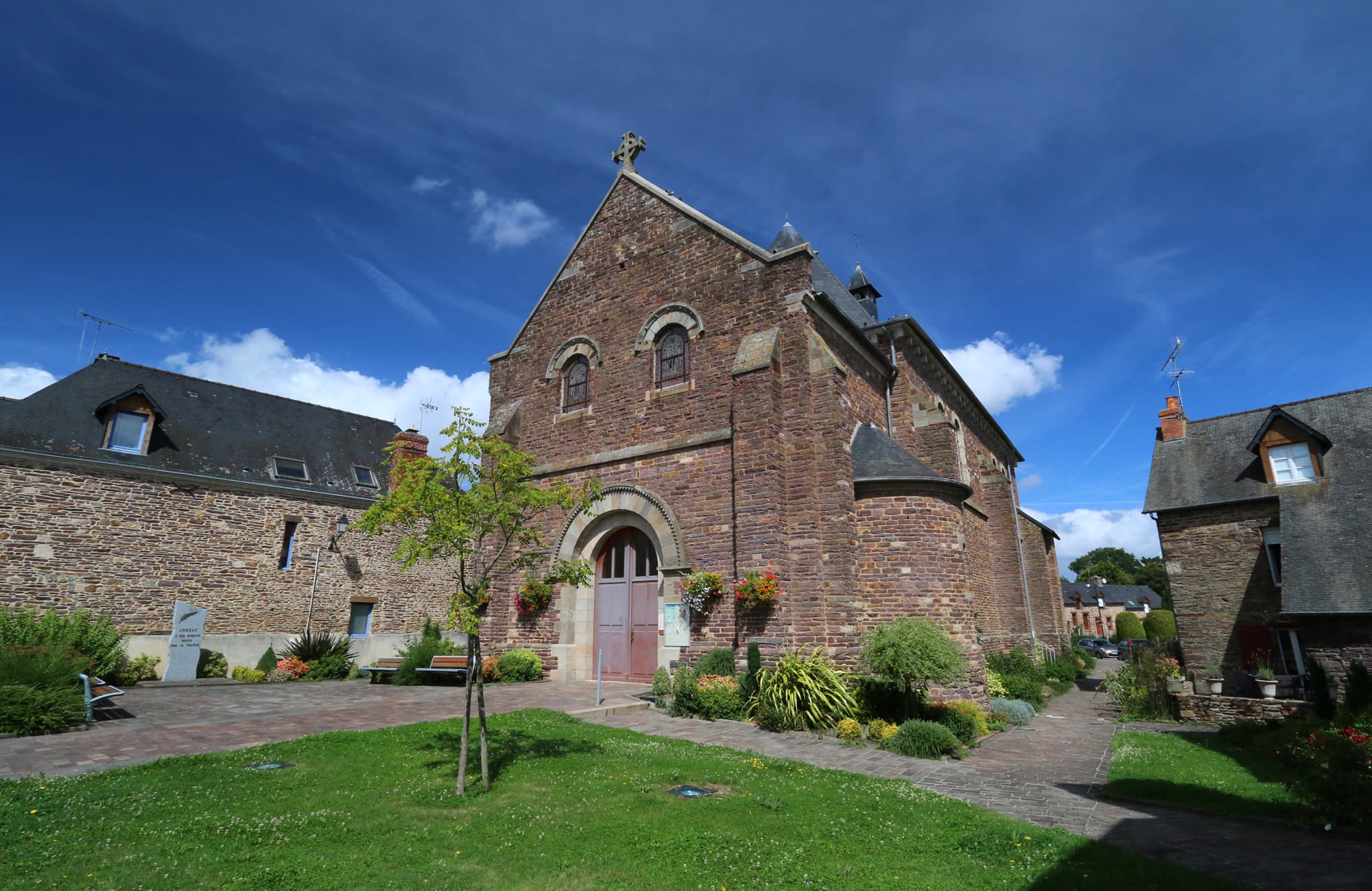 Église Saint-André de Lohéac