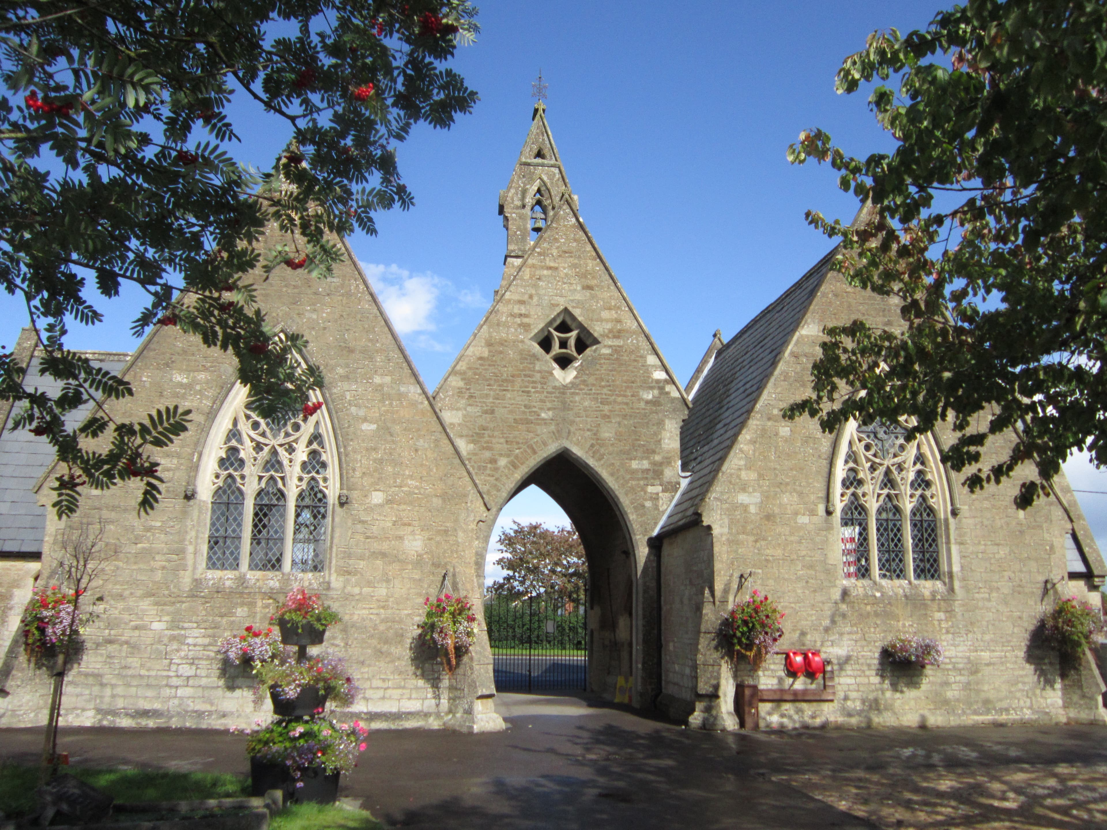 Two Chapels And Gateway, Chippenham Cemetery