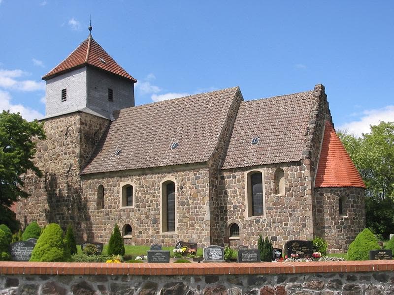 Village church Lüsse