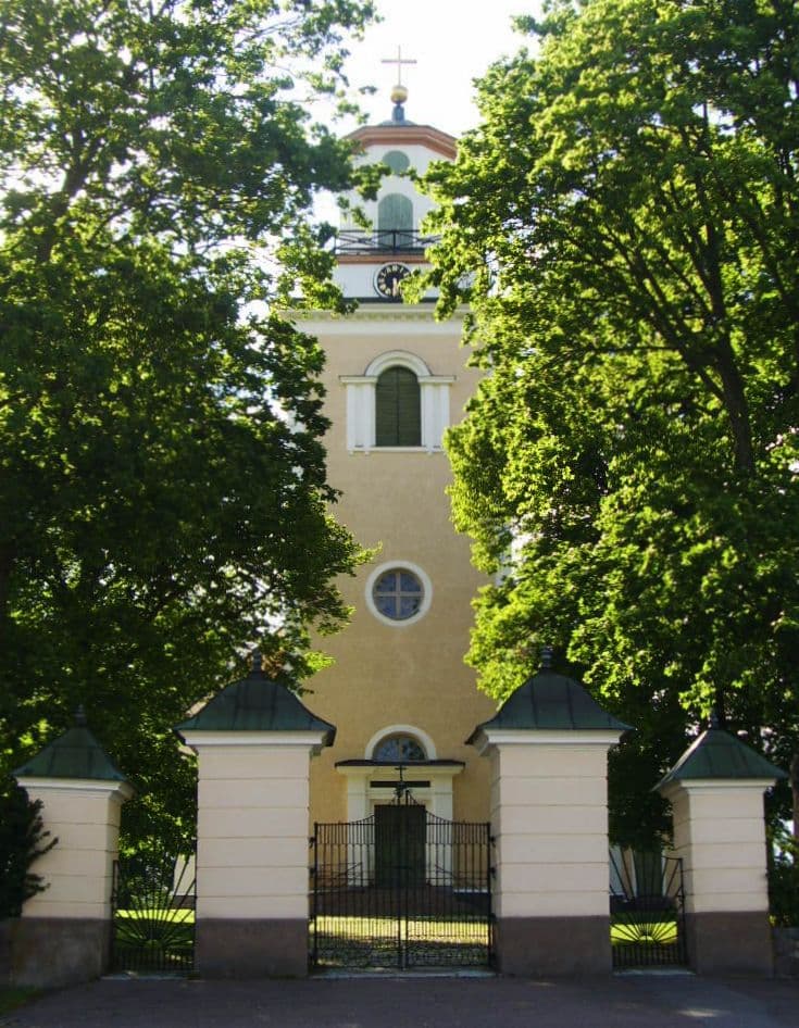 Mörlunda Church