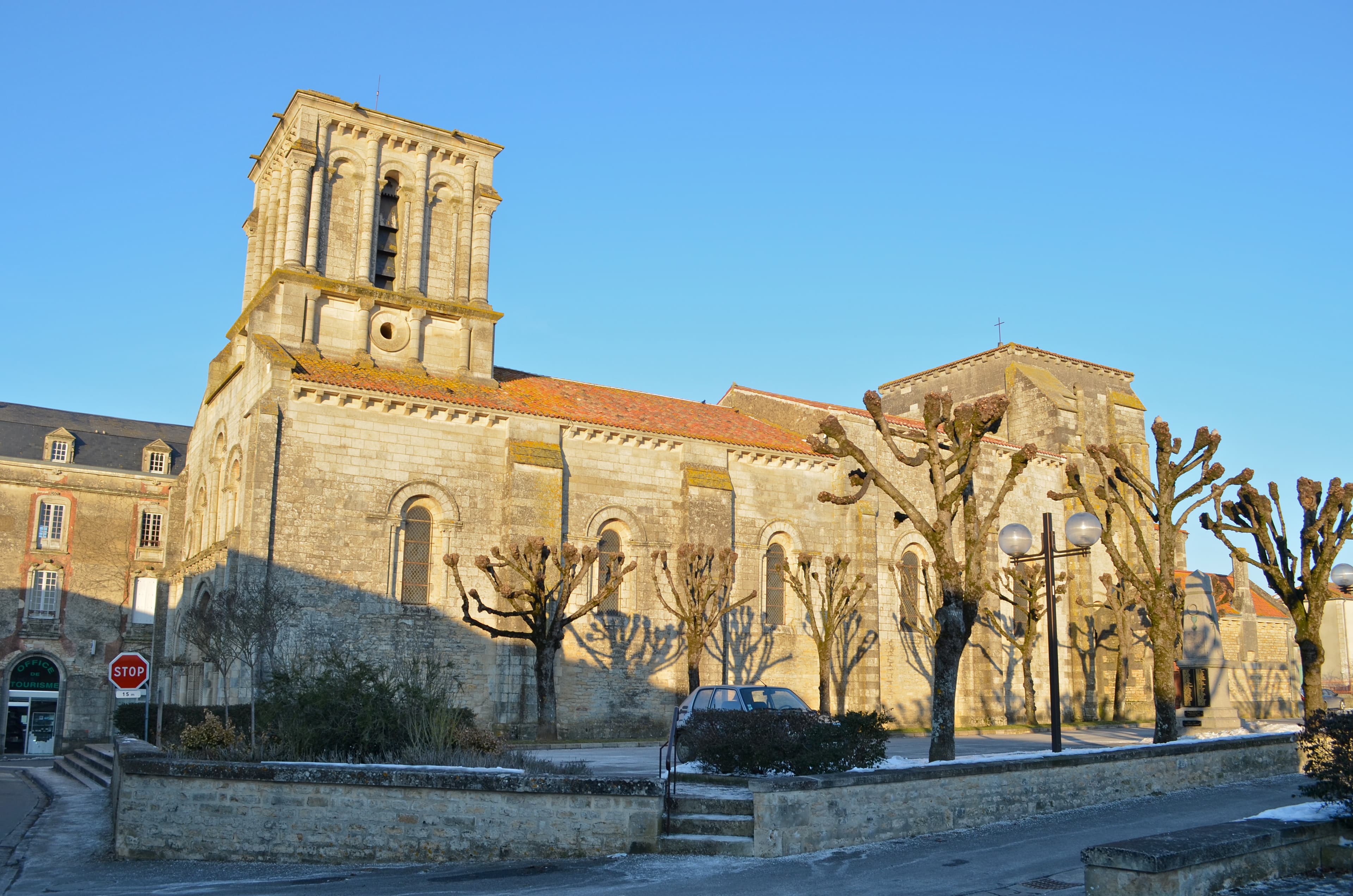 Église Saint-Nicolas de Maillezais