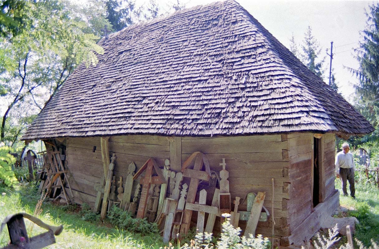 Wooden church in Marița-Funduri, Vâlcea