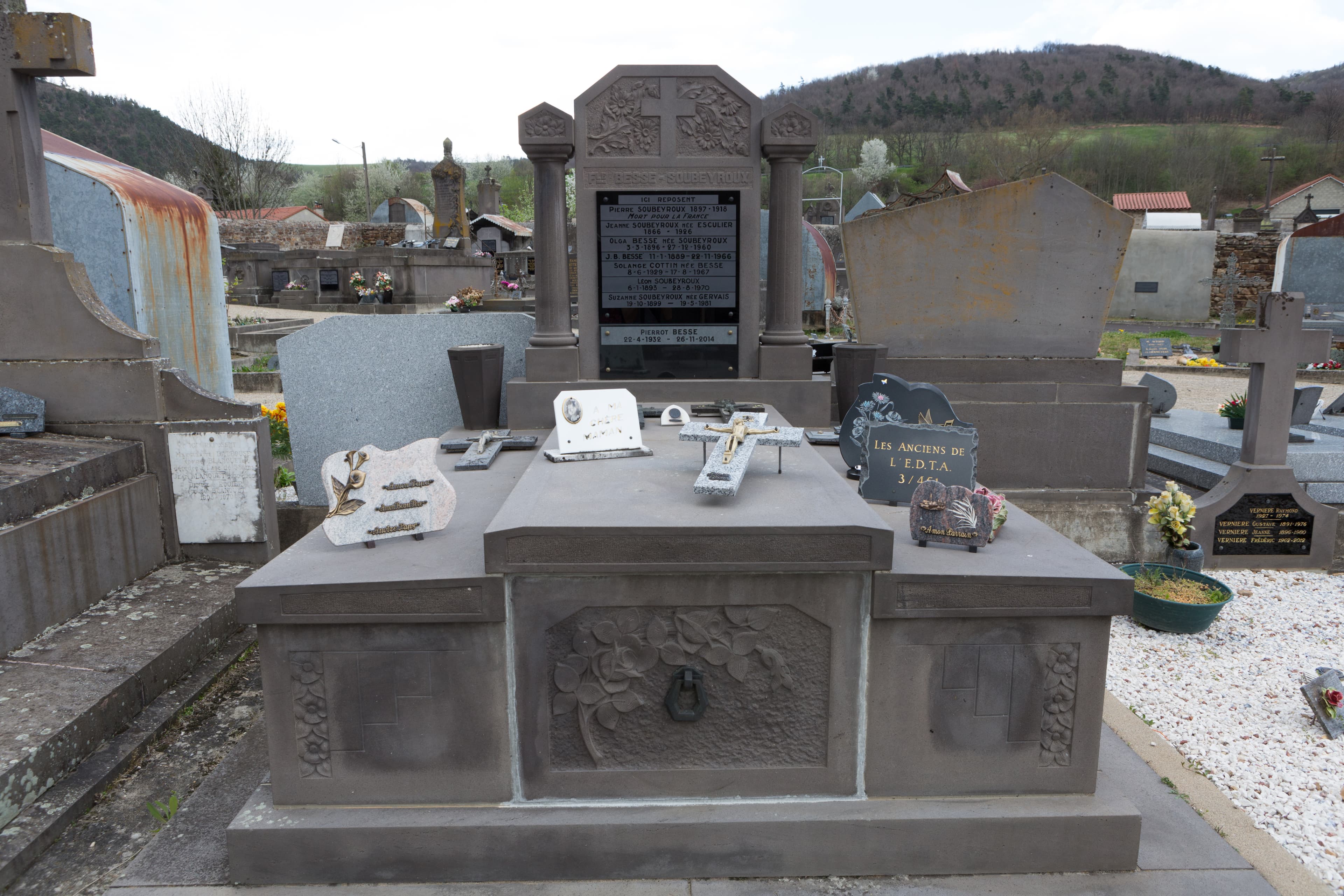 Grave of Besse-Soubeyroux
