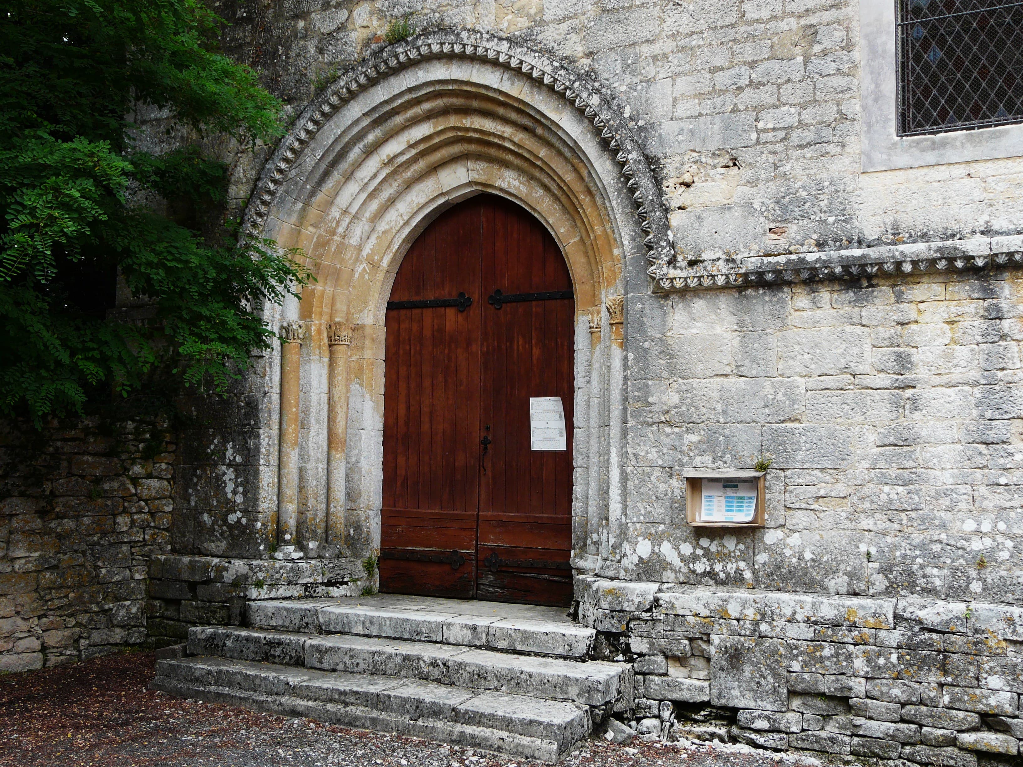 église Saint-Saturnin de Mayac