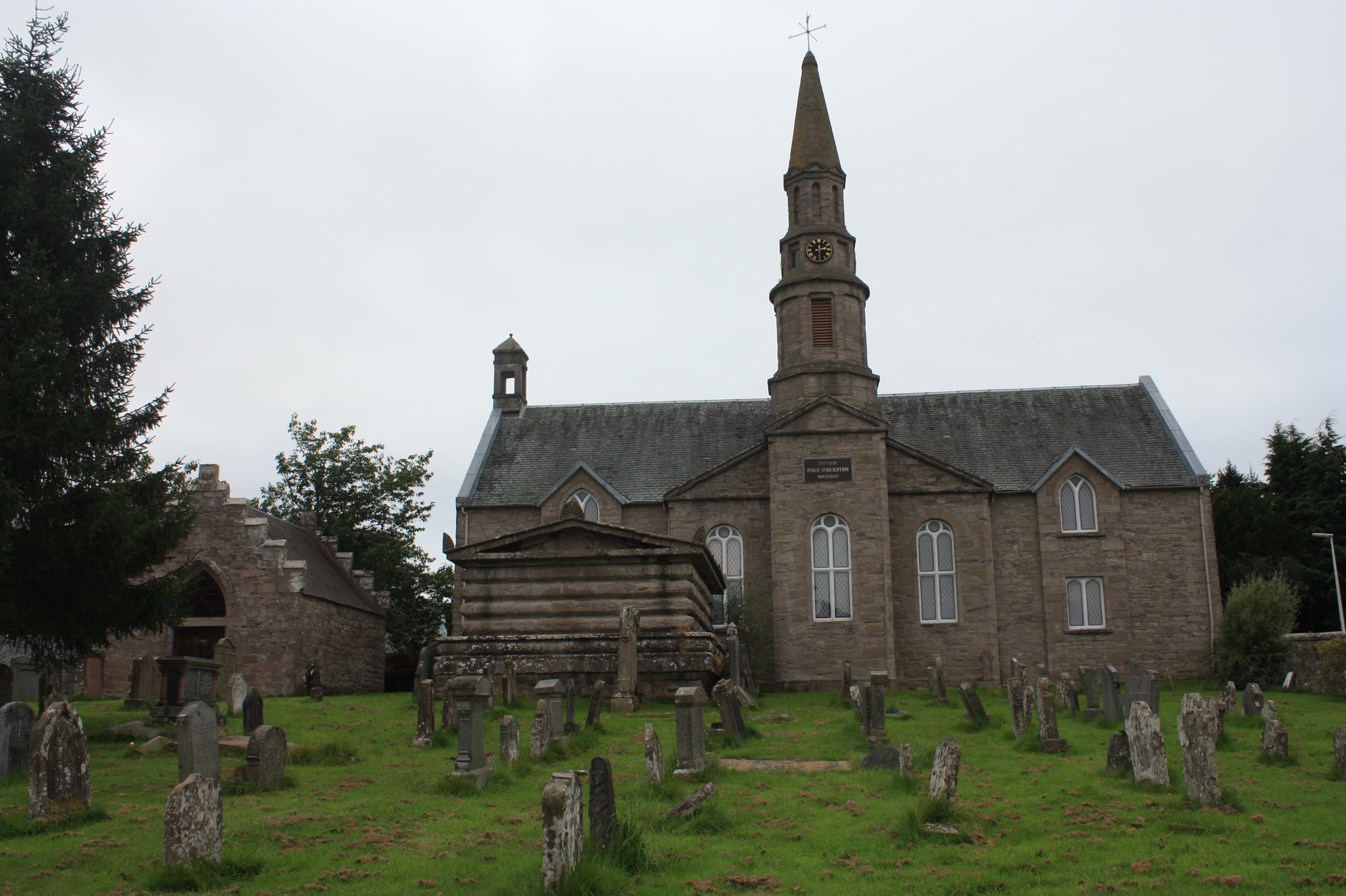 Methven Parish Church and churchyard