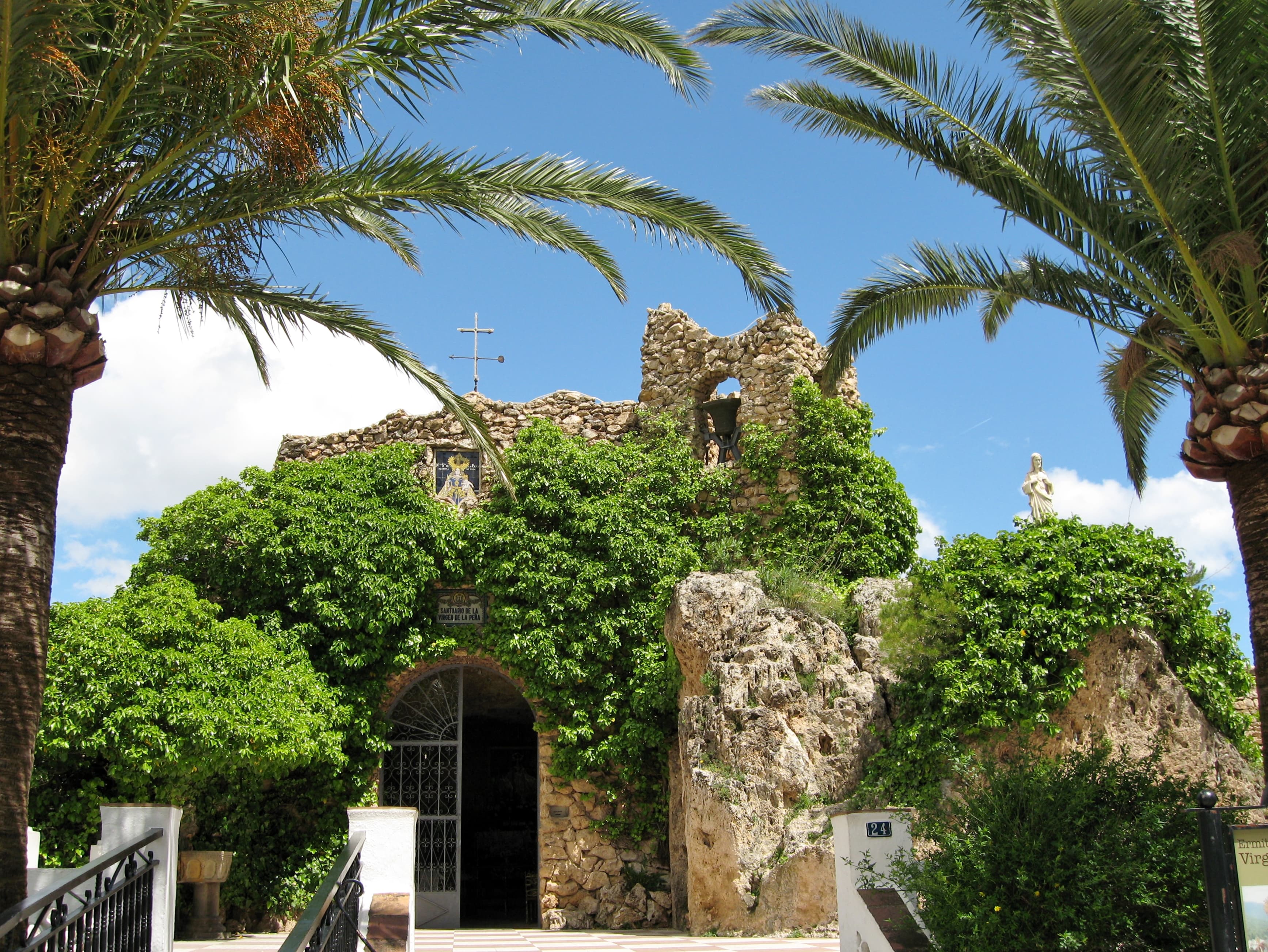 Castillo-Ermita de la Virgen de la Peña