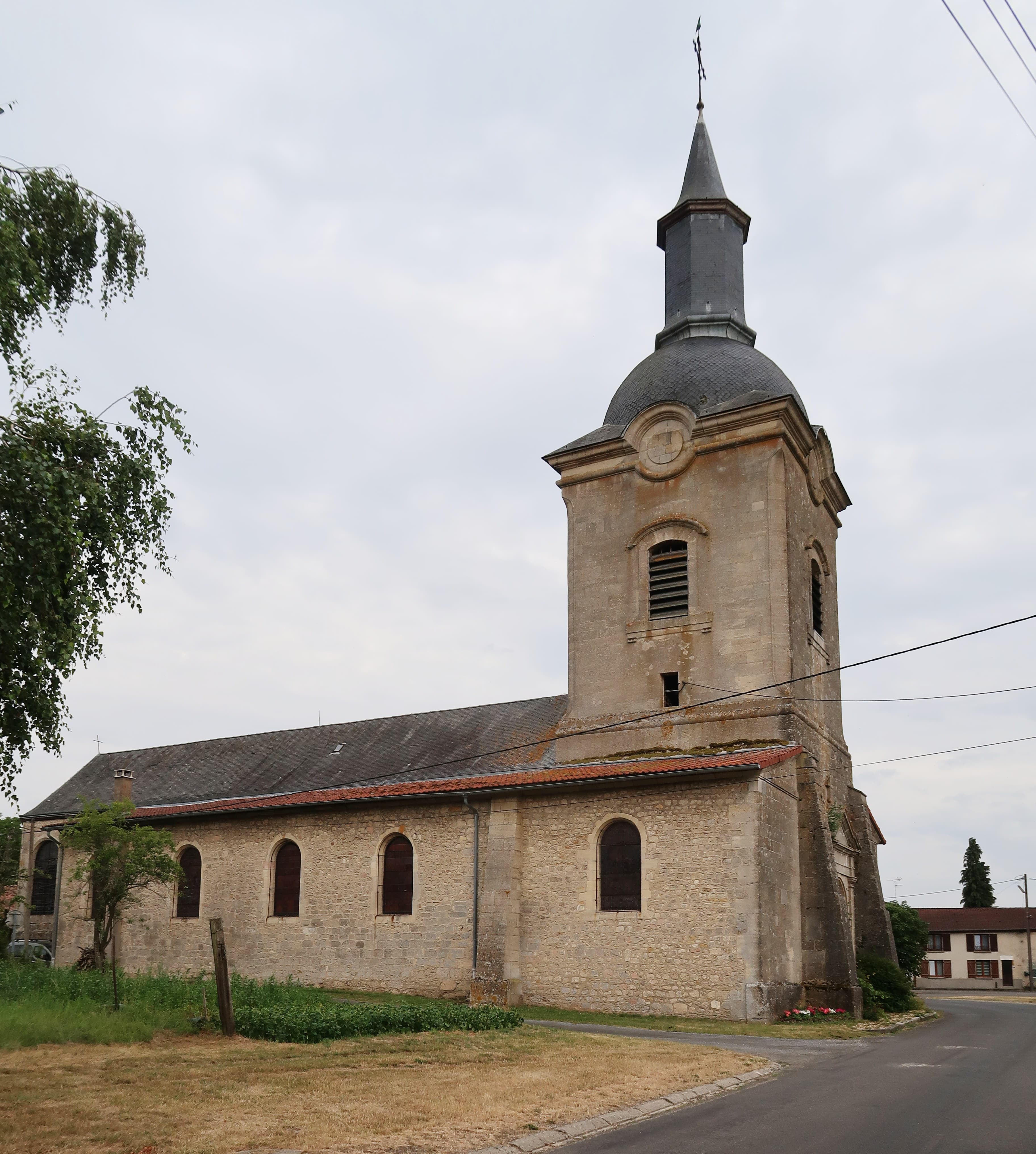 église Saint-Pierre-ès-Liens de Milly-sur-Bradon