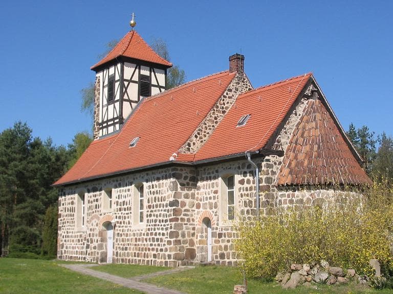 Möllensdorf Church