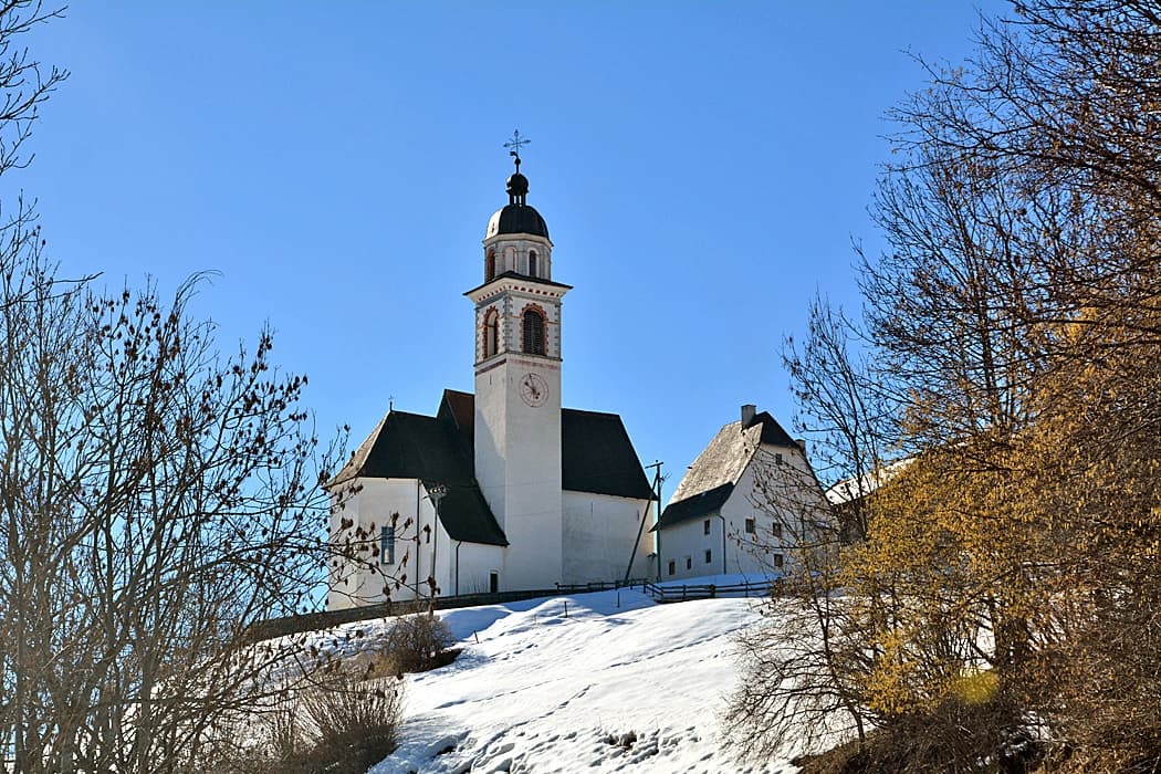 St. Francis church and rectory in Albula/Alvra