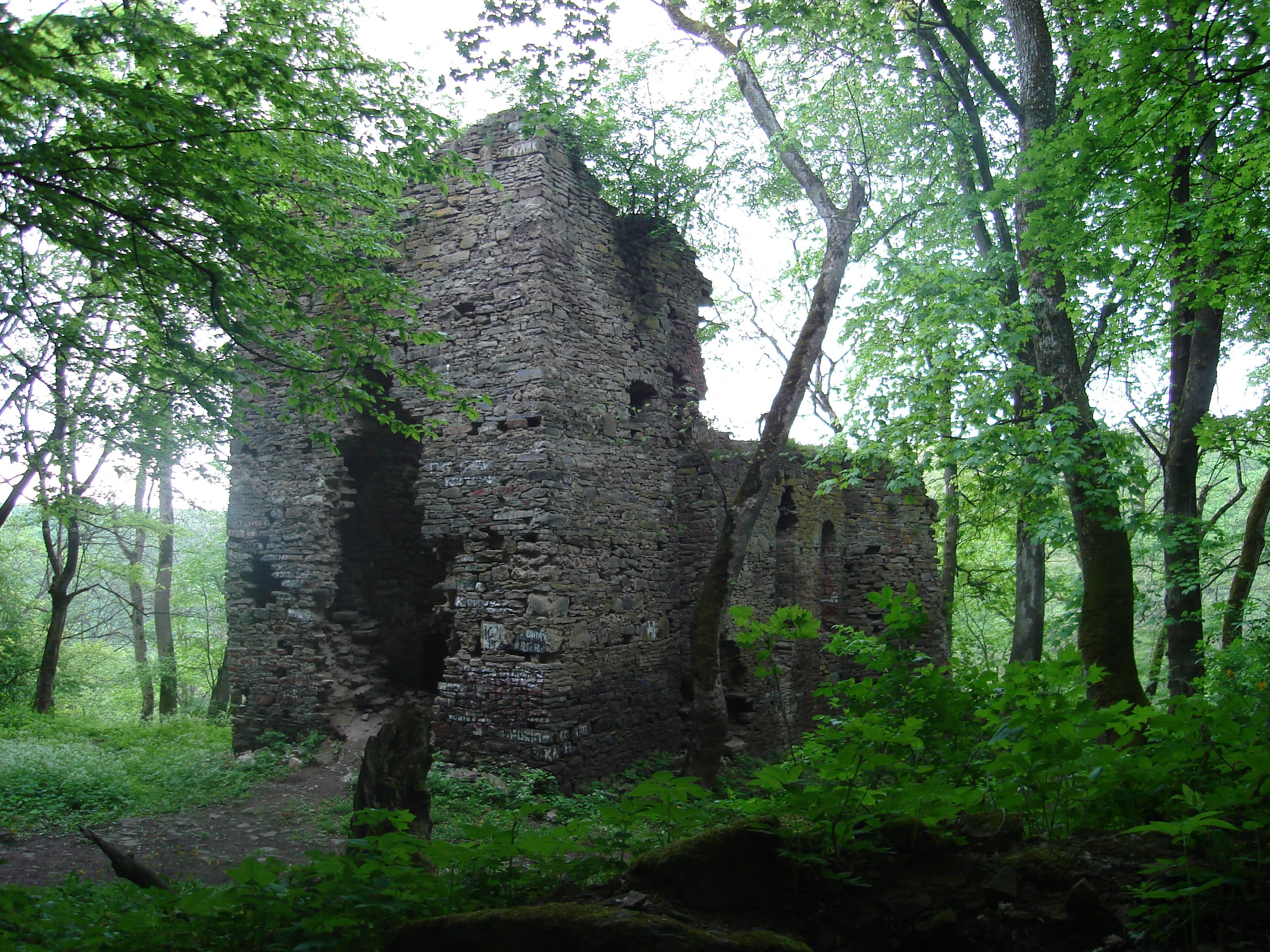 Ruined church in Monastyrok