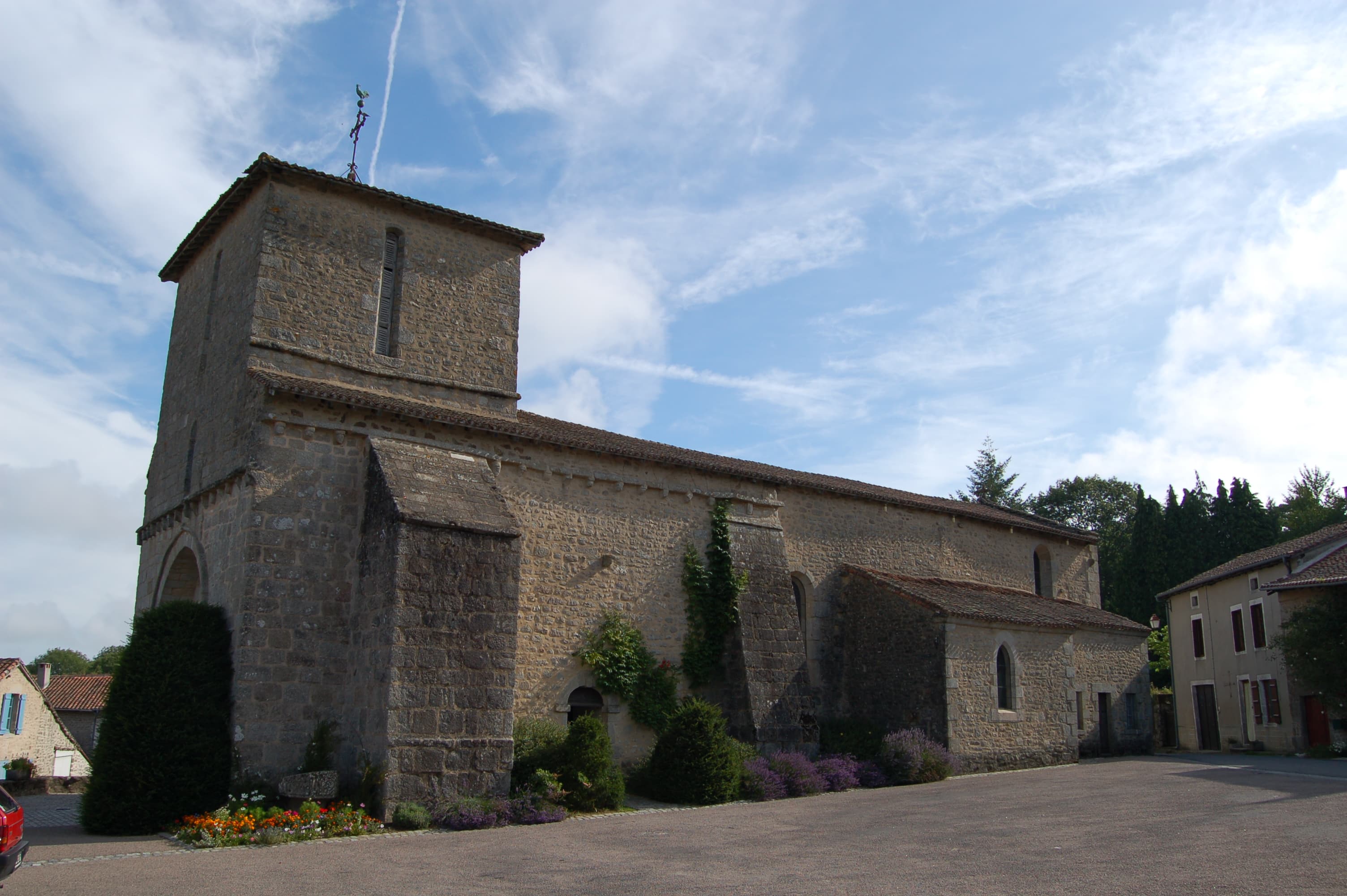 Église de Montrol-Sénard