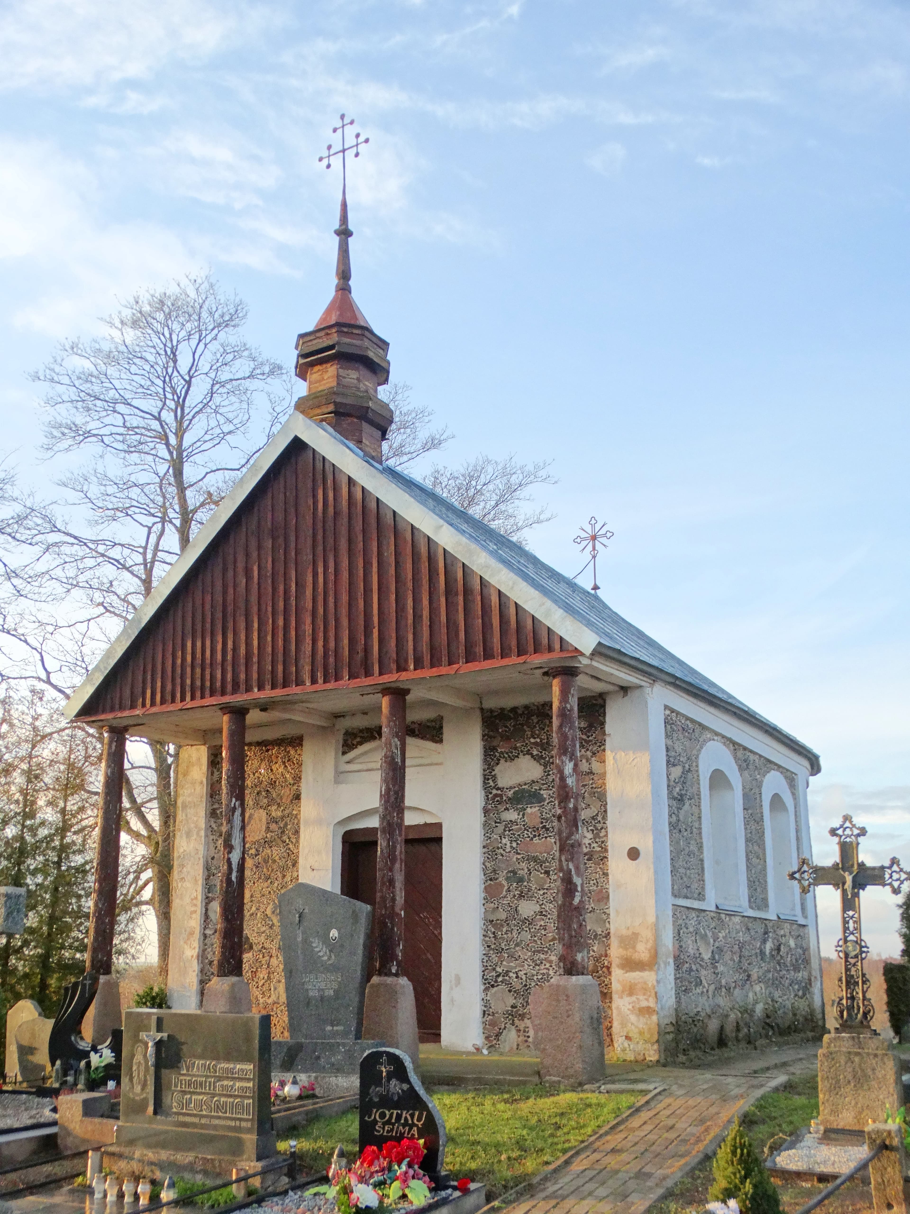 Mosėdis cemetery chapel