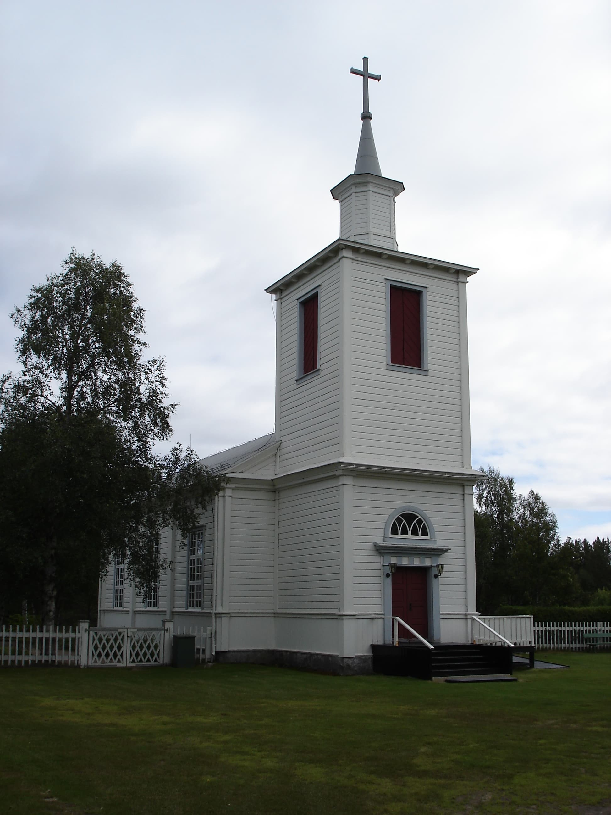 Muodoslompolo Church