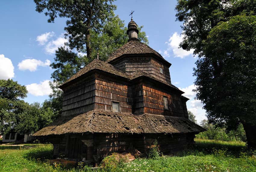 Saint Nikita church, Derniv