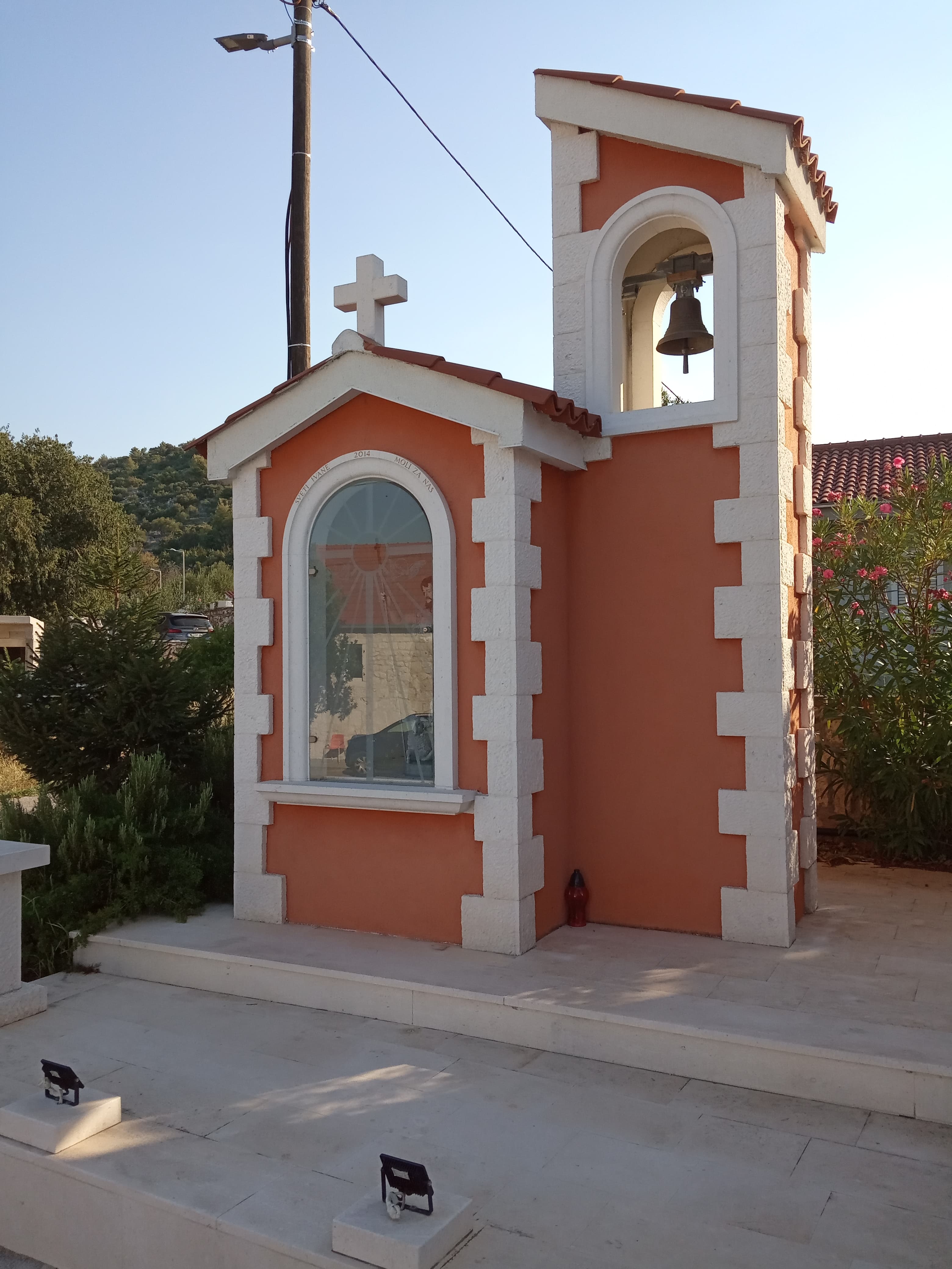 Chapel-shrine in Najevi