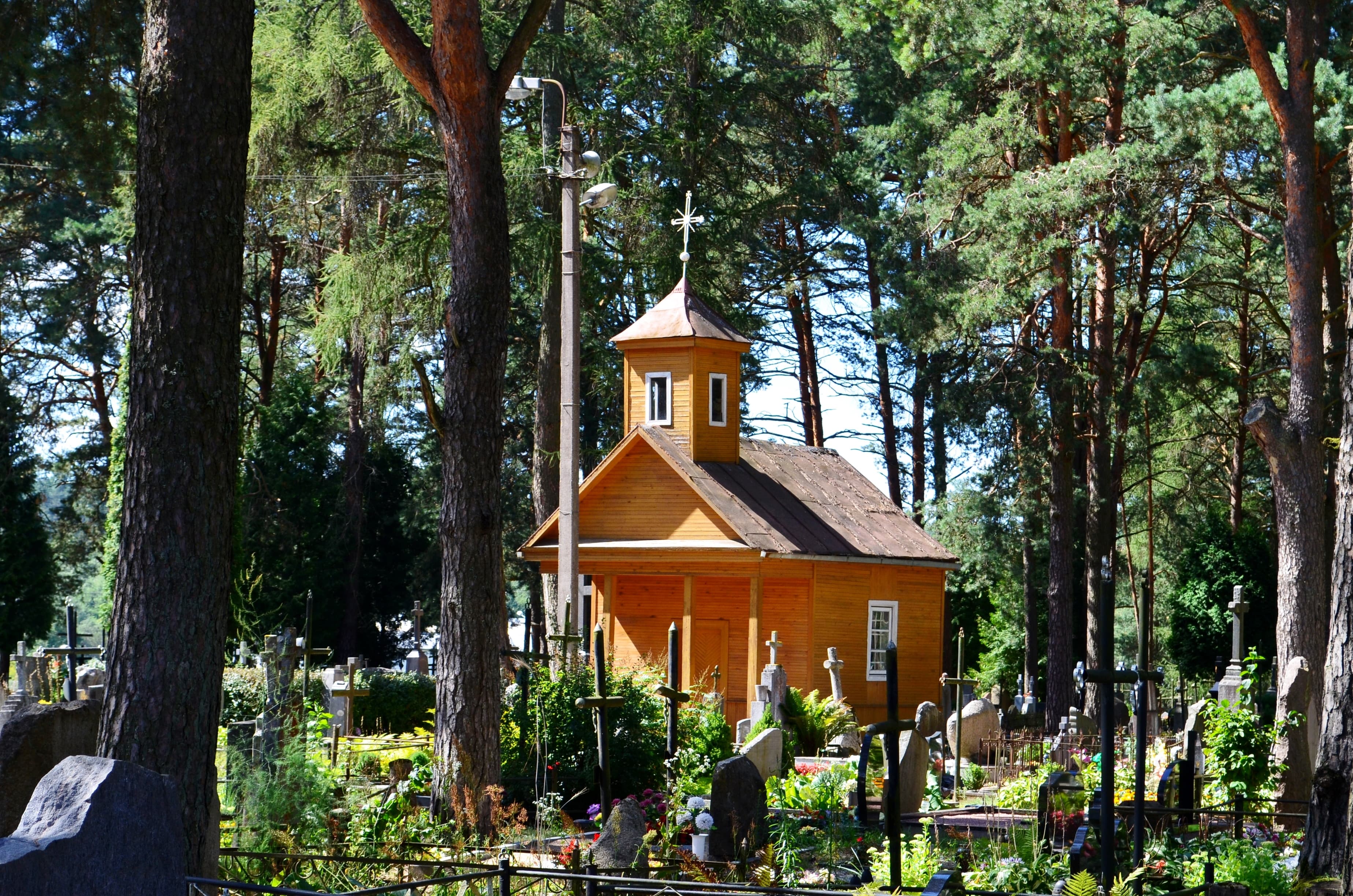 Nemenčinė cemetery chapel