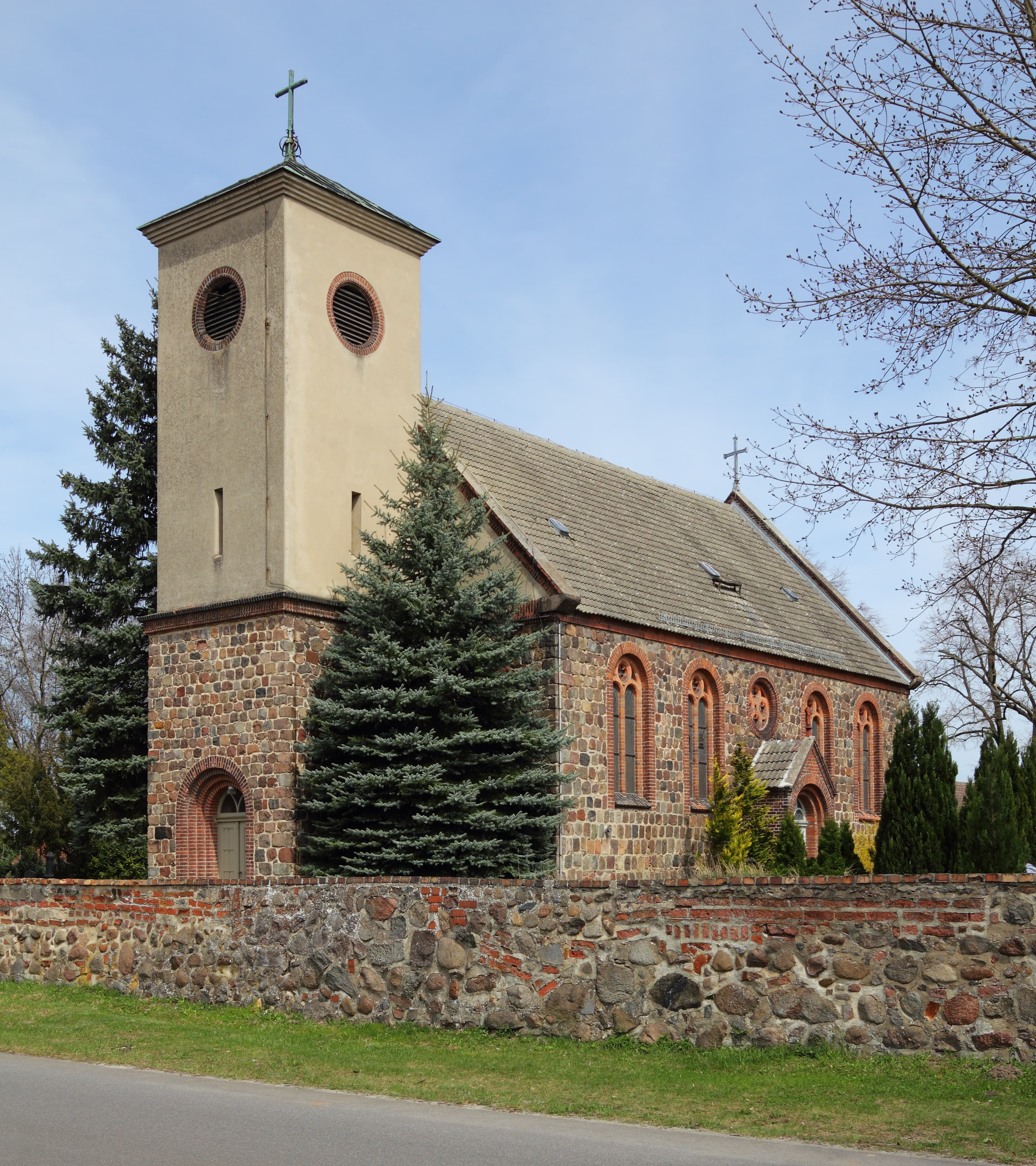 Village church Neuendorf im Sande